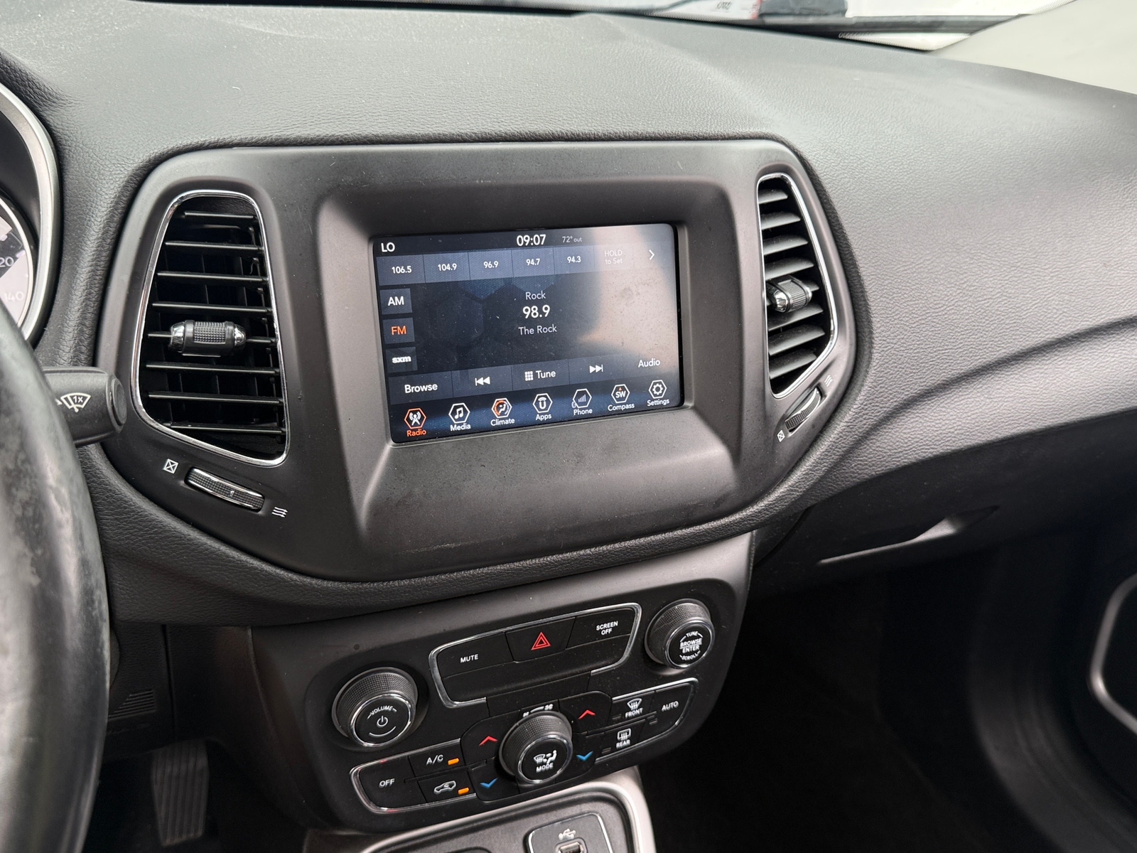 Thumbnail: 2018 Jeep Compass - 4