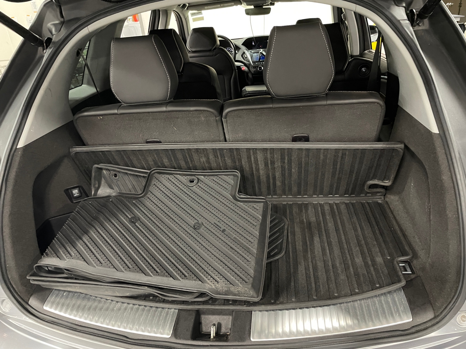 Thumbnail: 2017 Acura MDX - 6