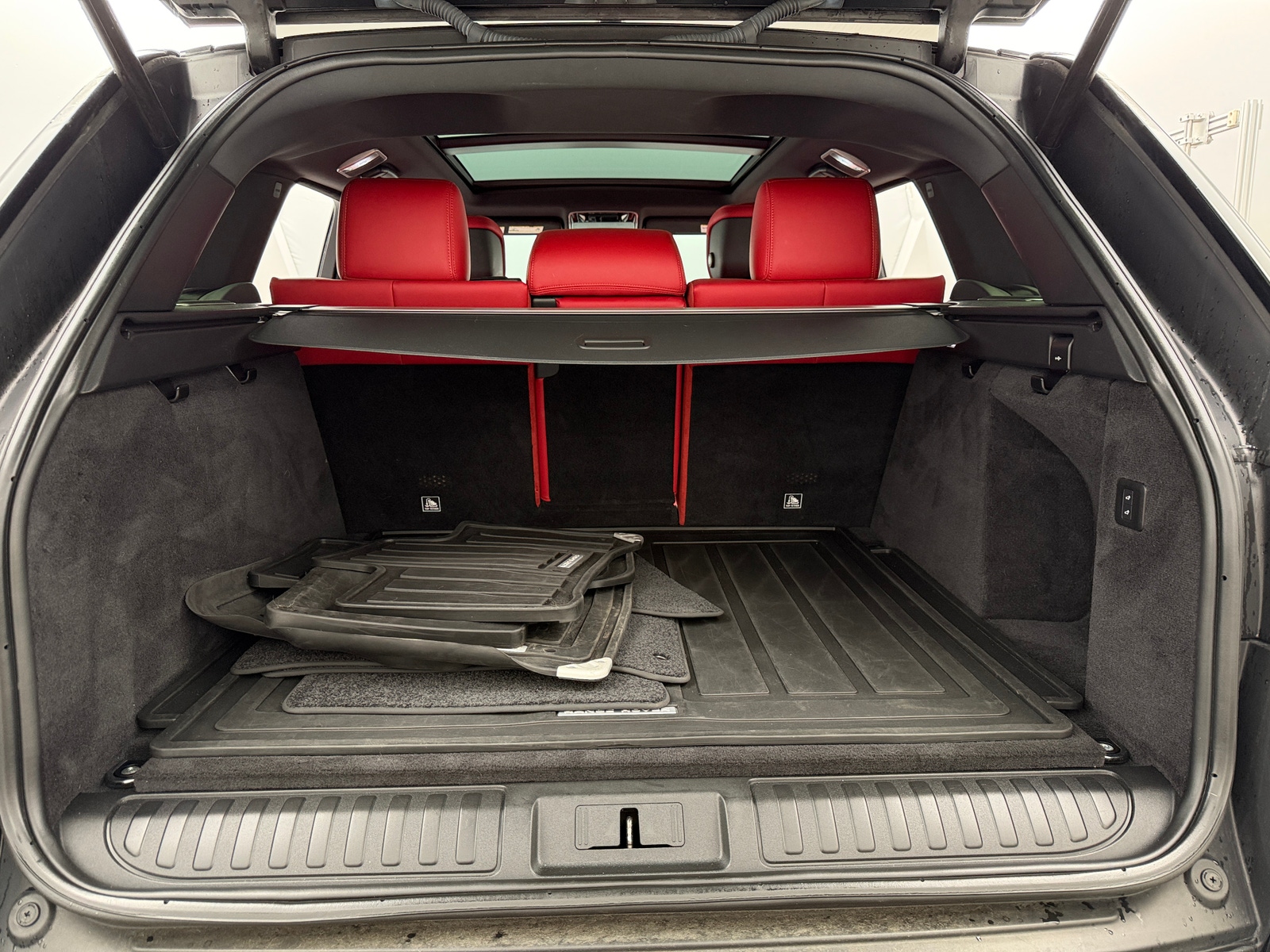 Thumbnail: 2020 Land Rover Range Rover Sport - 6