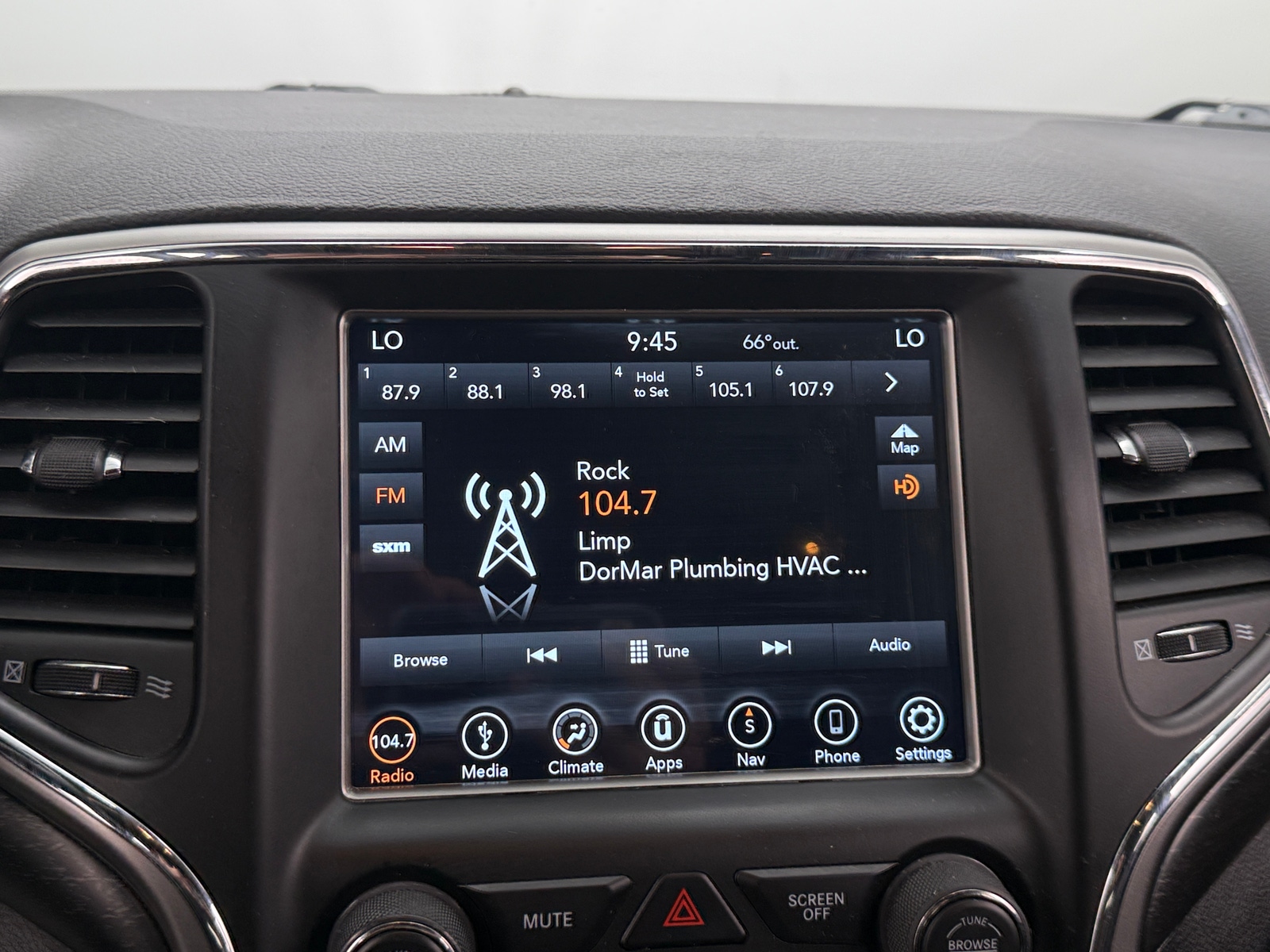 Thumbnail: 2018 Jeep Grand Cherokee - 3