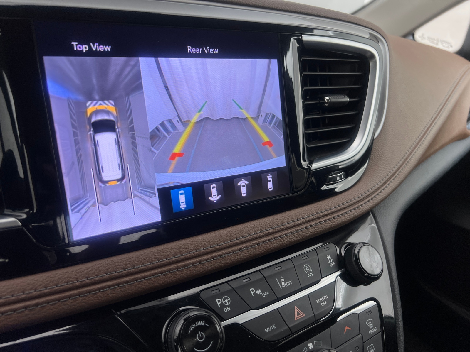 Thumbnail: 2019 Chrysler Pacifica - 2