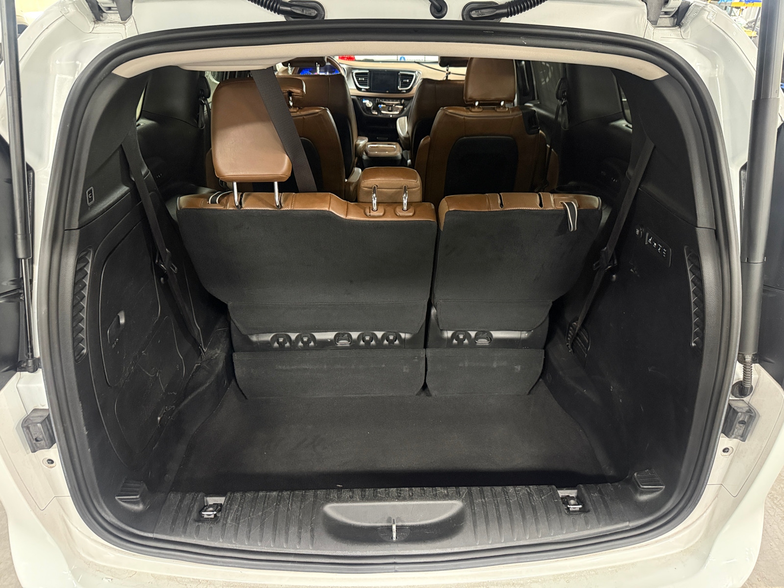 Thumbnail: 2019 Chrysler Pacifica - 6