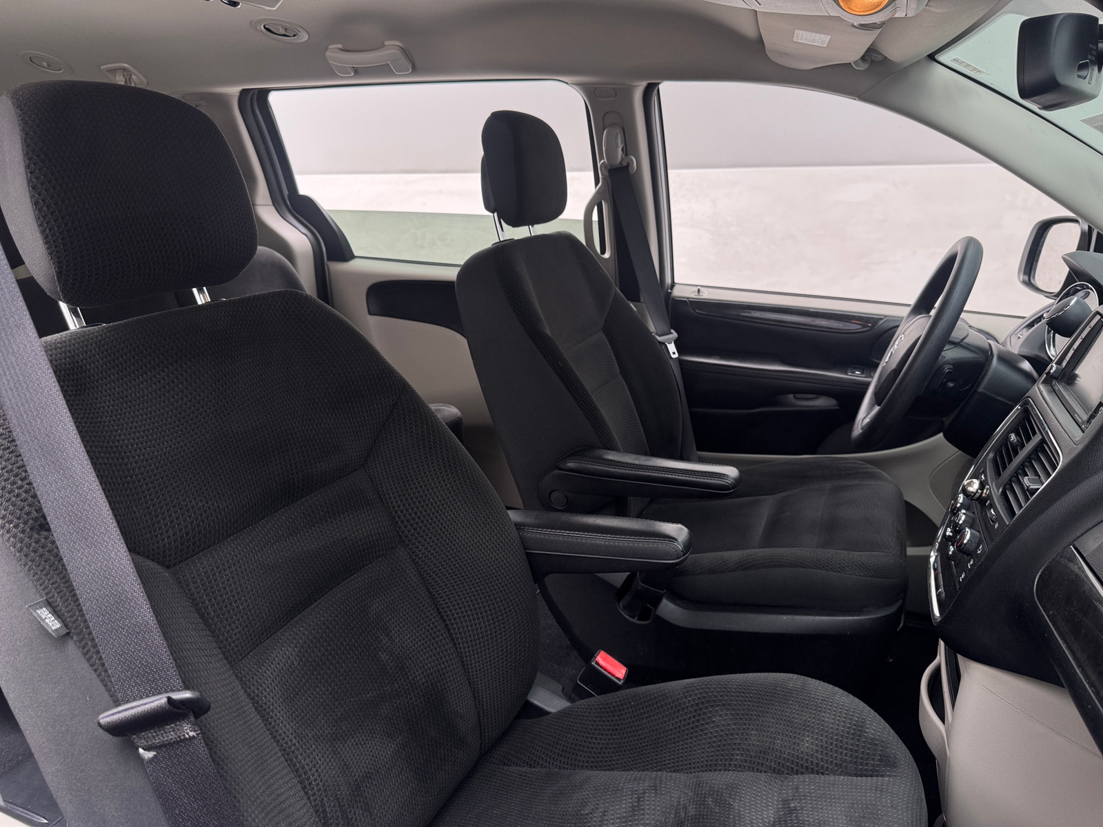 Thumbnail: 2019 Dodge Grand Caravan - 2