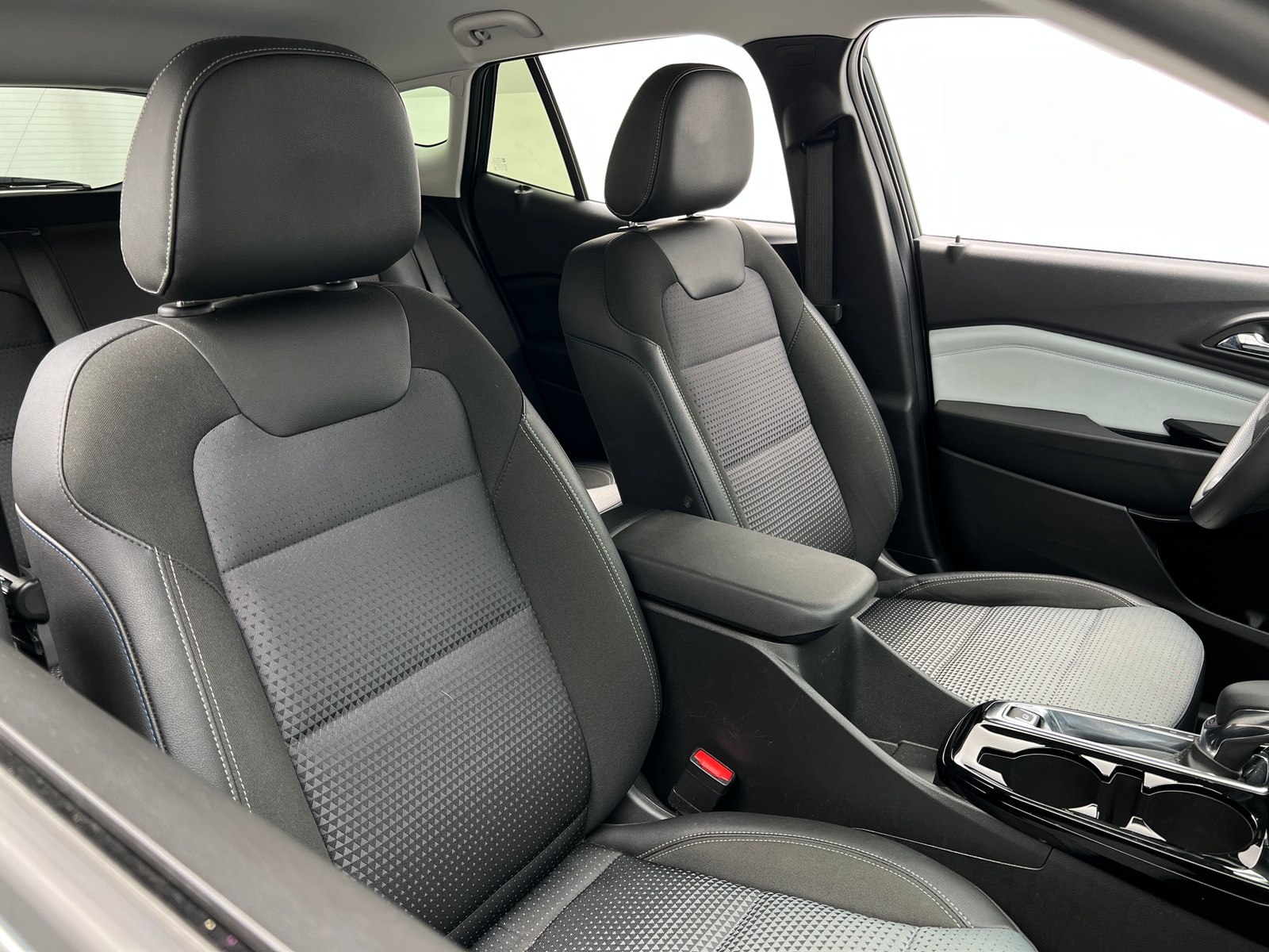 Thumbnail: 2025 Chevrolet Trax - 2