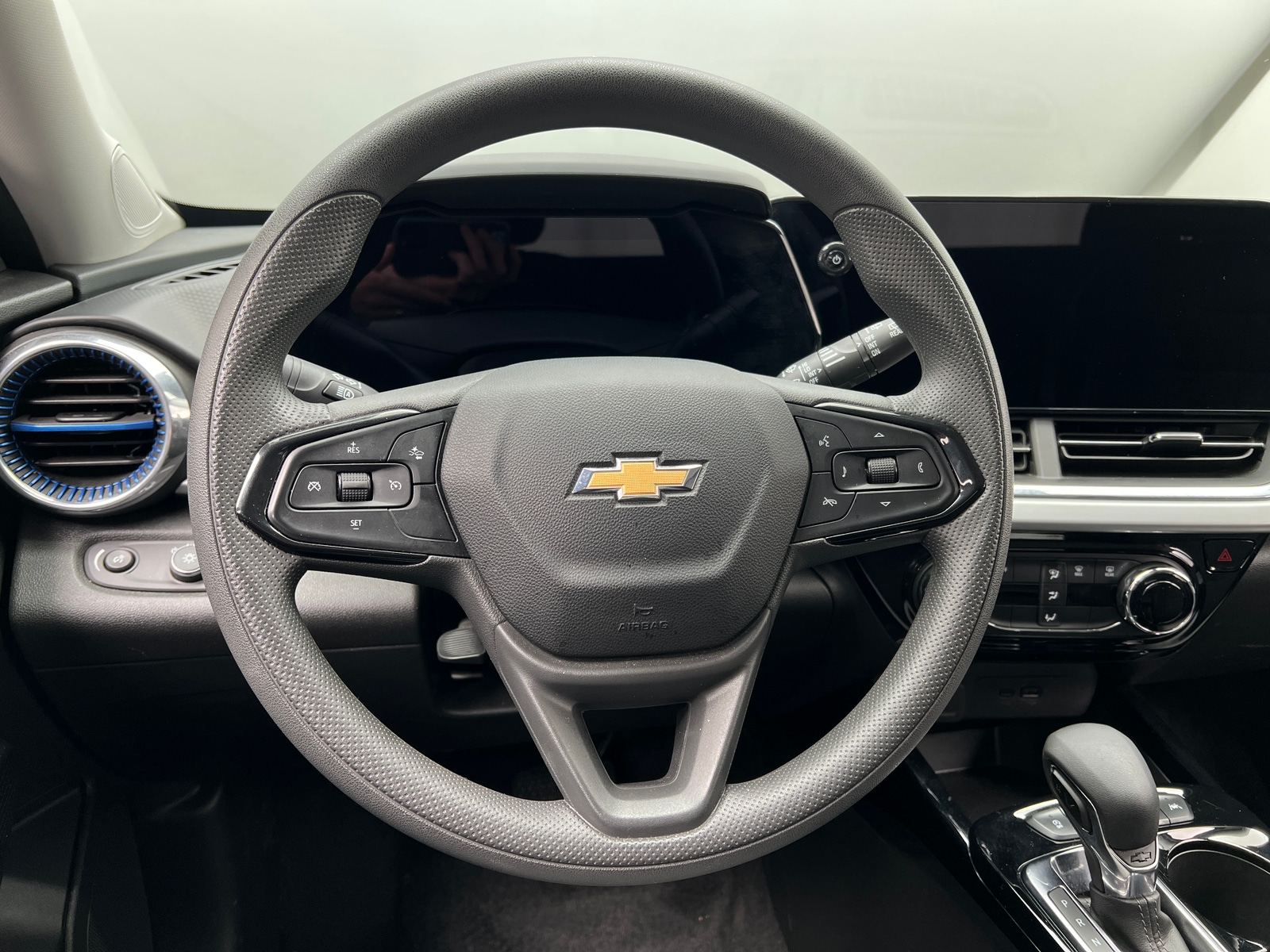 Thumbnail: 2025 Chevrolet Trax - 5