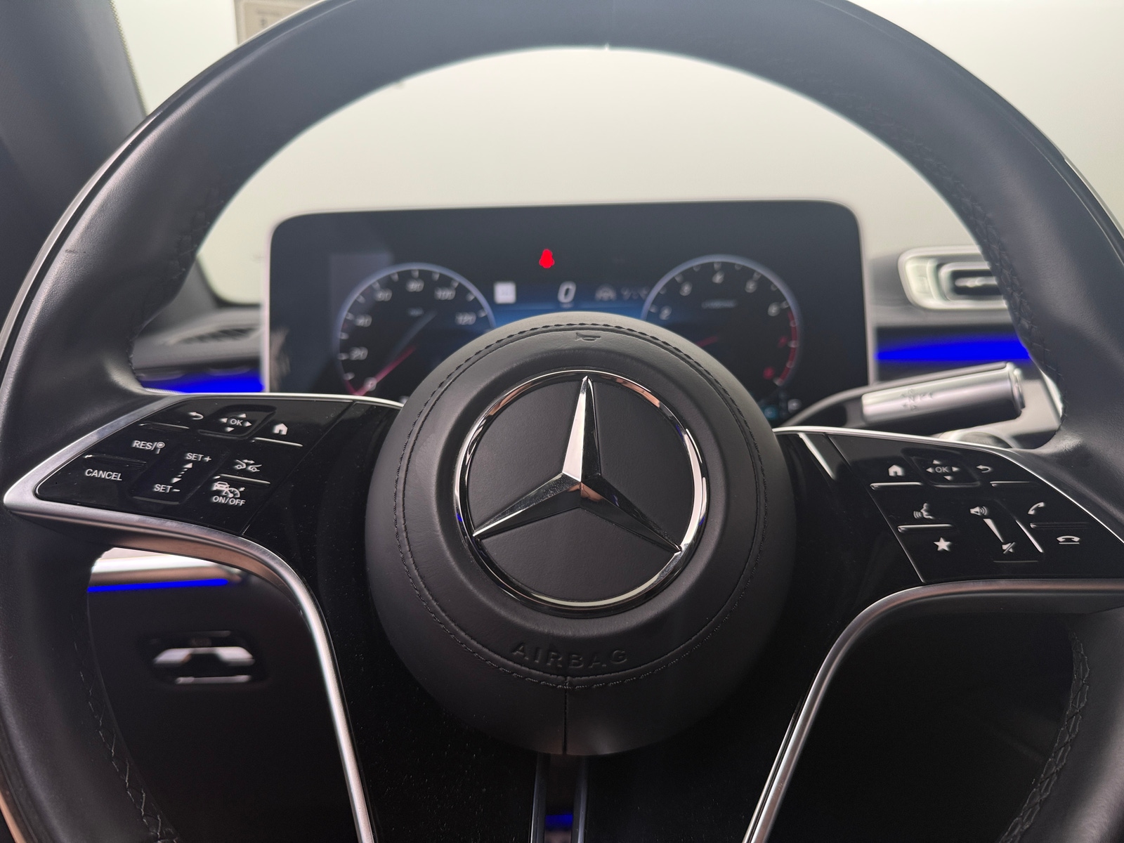 Thumbnail: 2022 Mercedes-Benz S-Class - 4
