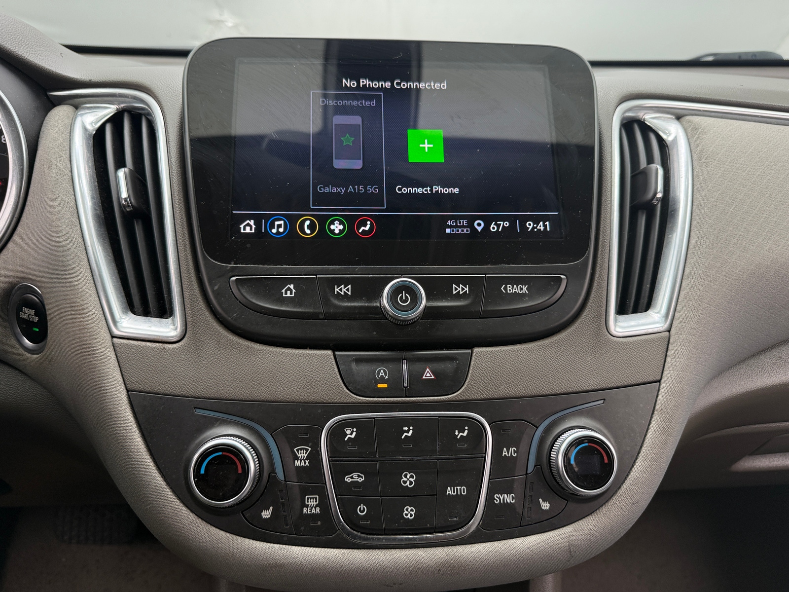 Thumbnail: 2021 Chevrolet Malibu - 4