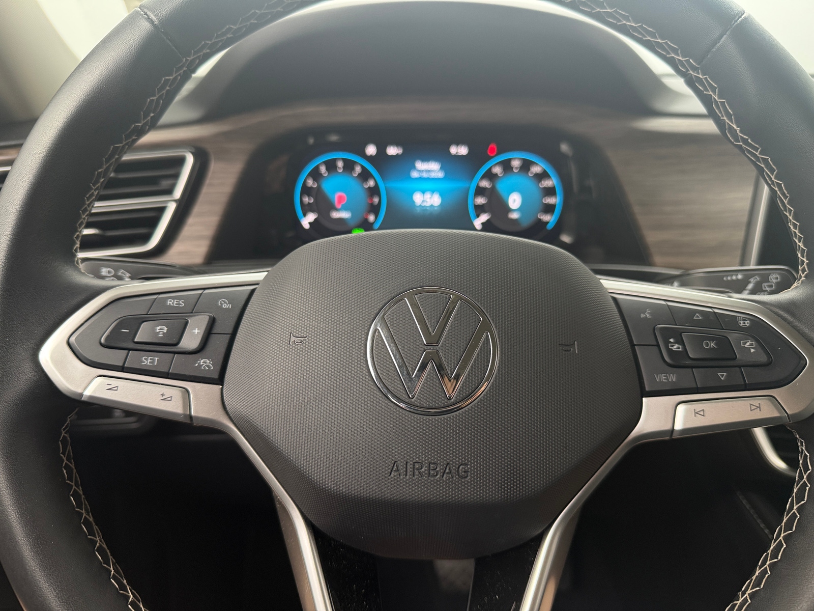 Thumbnail: 2025 Volkswagen Atlas - 4