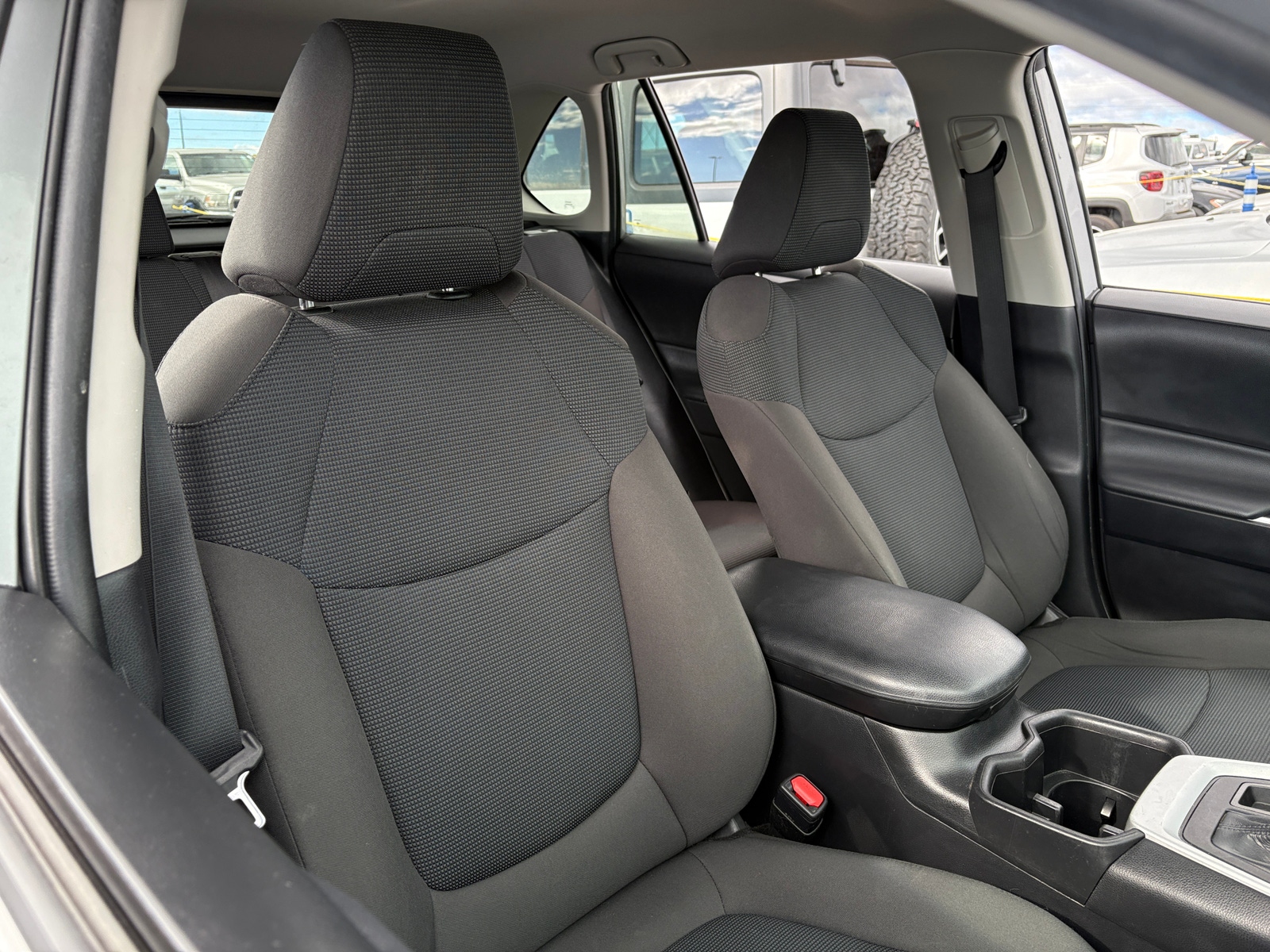 Thumbnail: 2022 Toyota RAV4 - 2