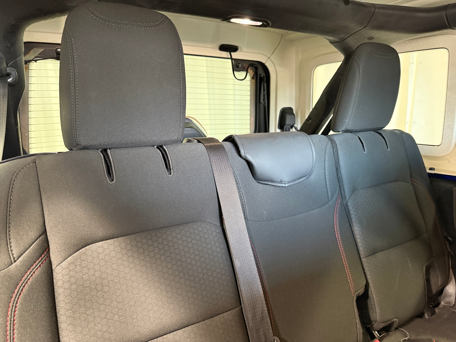 Thumbnail: 2019 Jeep Wrangler - 6