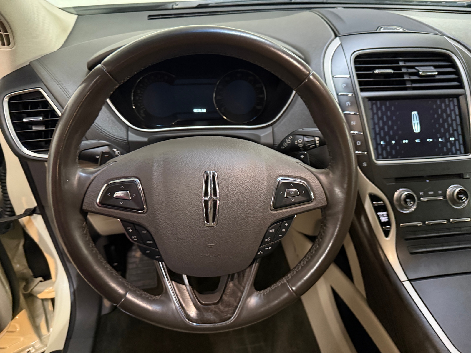 Thumbnail: 2018 Lincoln MKX - 4