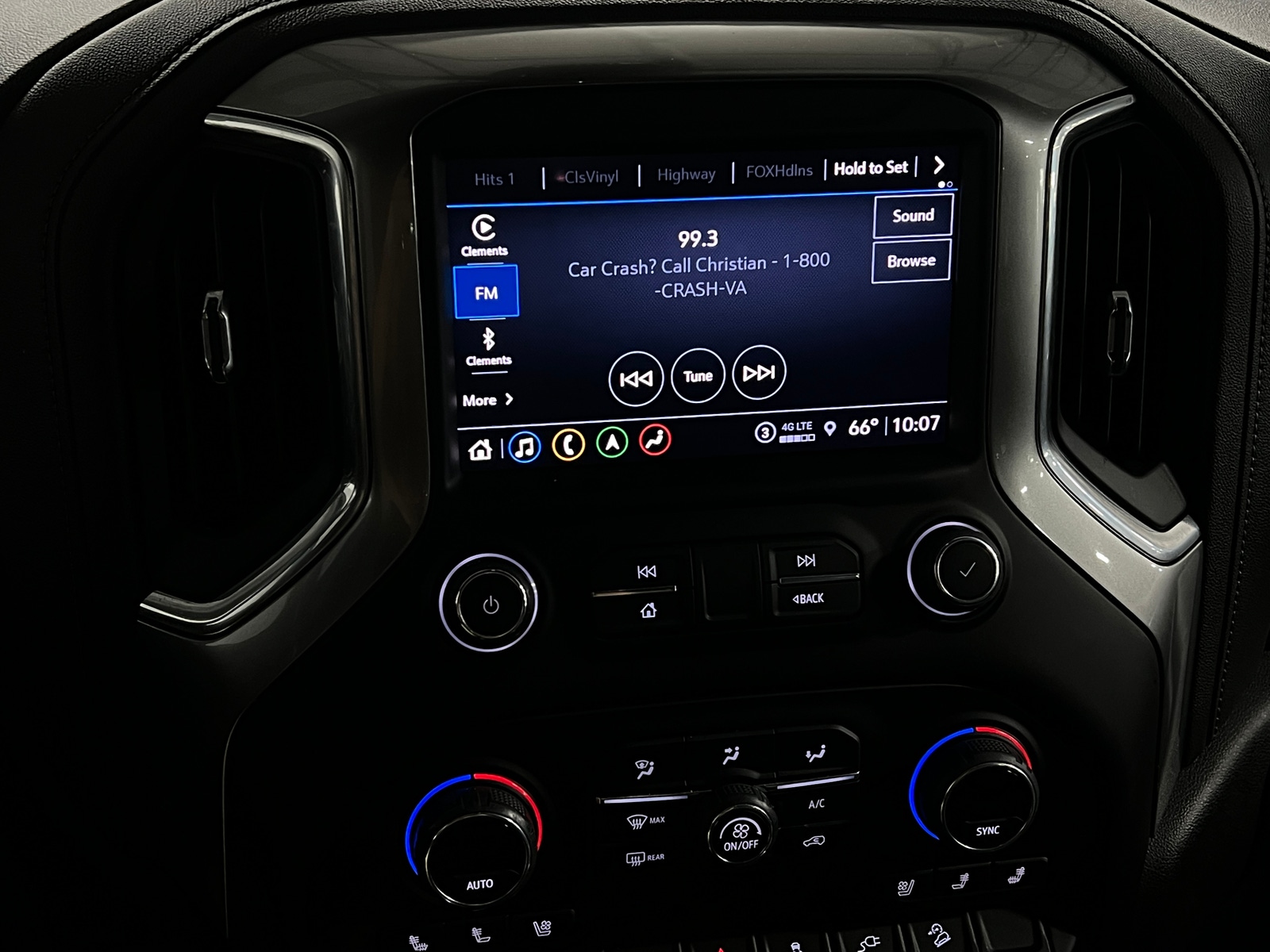 Thumbnail: 2022 Chevrolet Silverado 1500 - 3