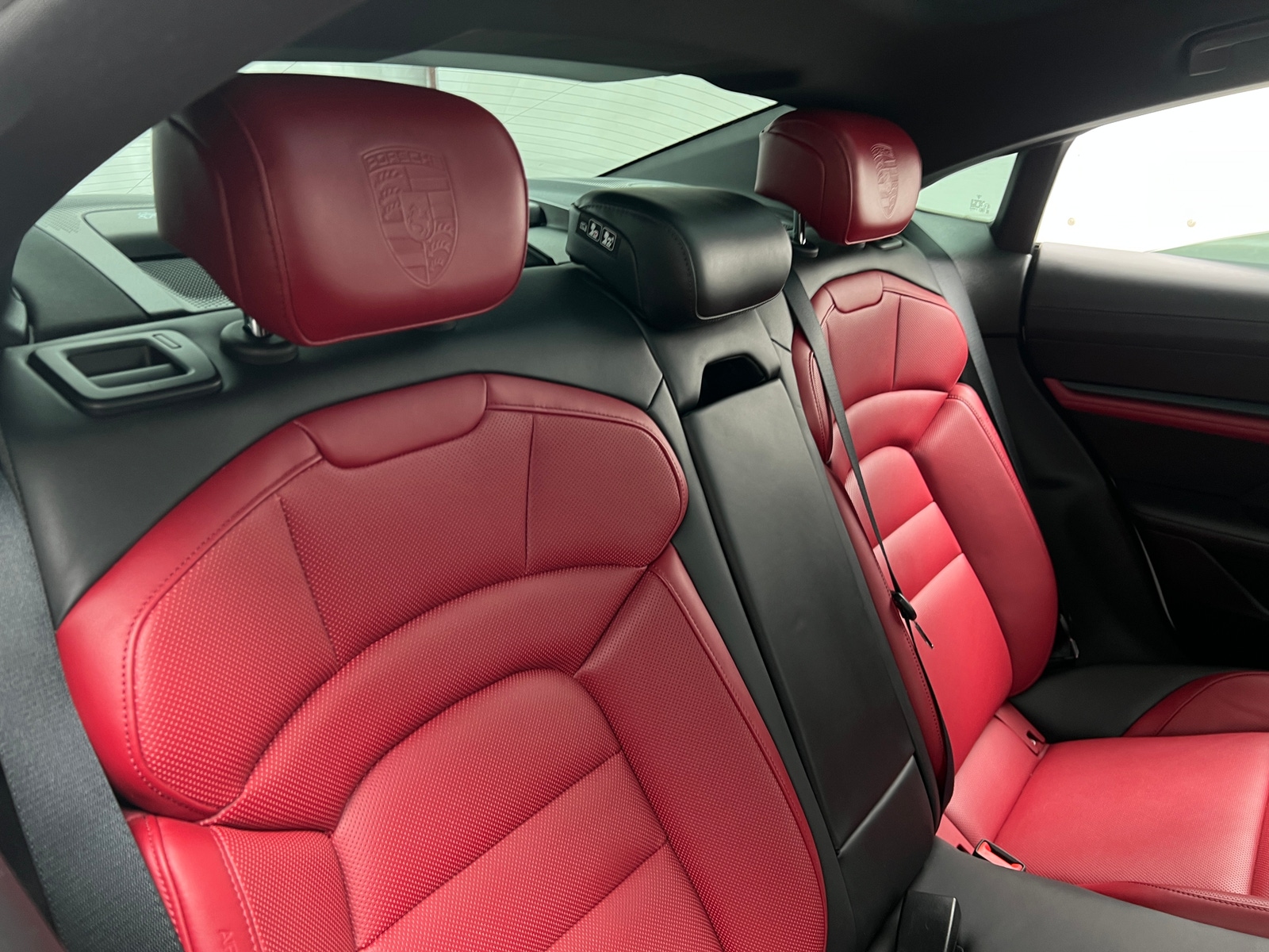 Thumbnail: 2022 Porsche Taycan - 5