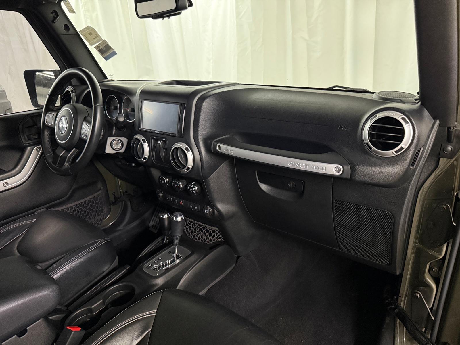 Thumbnail: 2016 Jeep Wrangler - 2