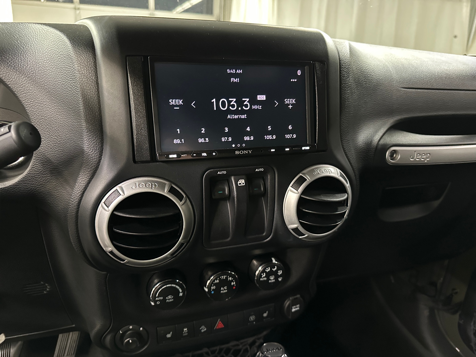 Thumbnail: 2016 Jeep Wrangler - 3