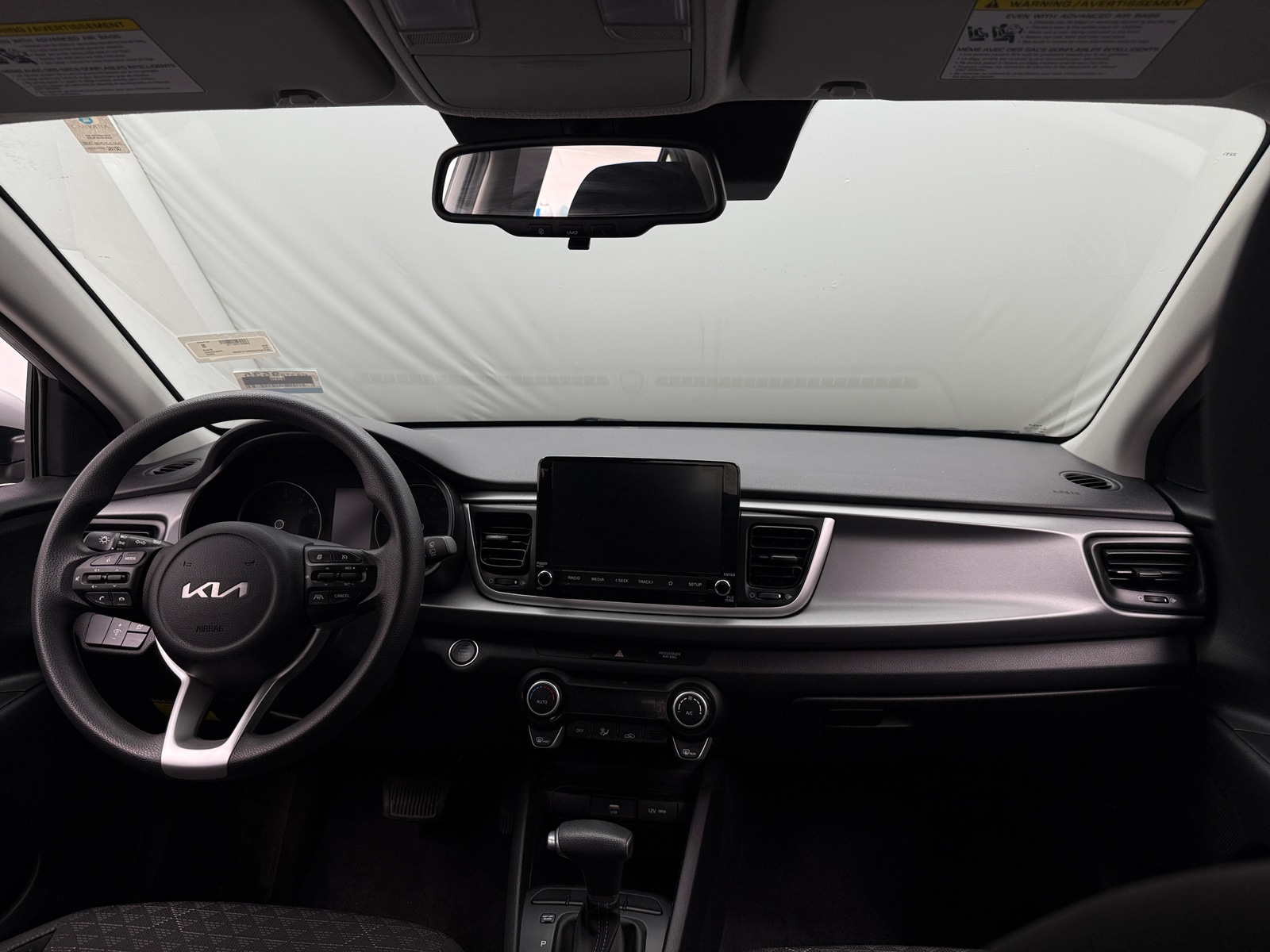 Thumbnail: 2022 Kia Rio - 3