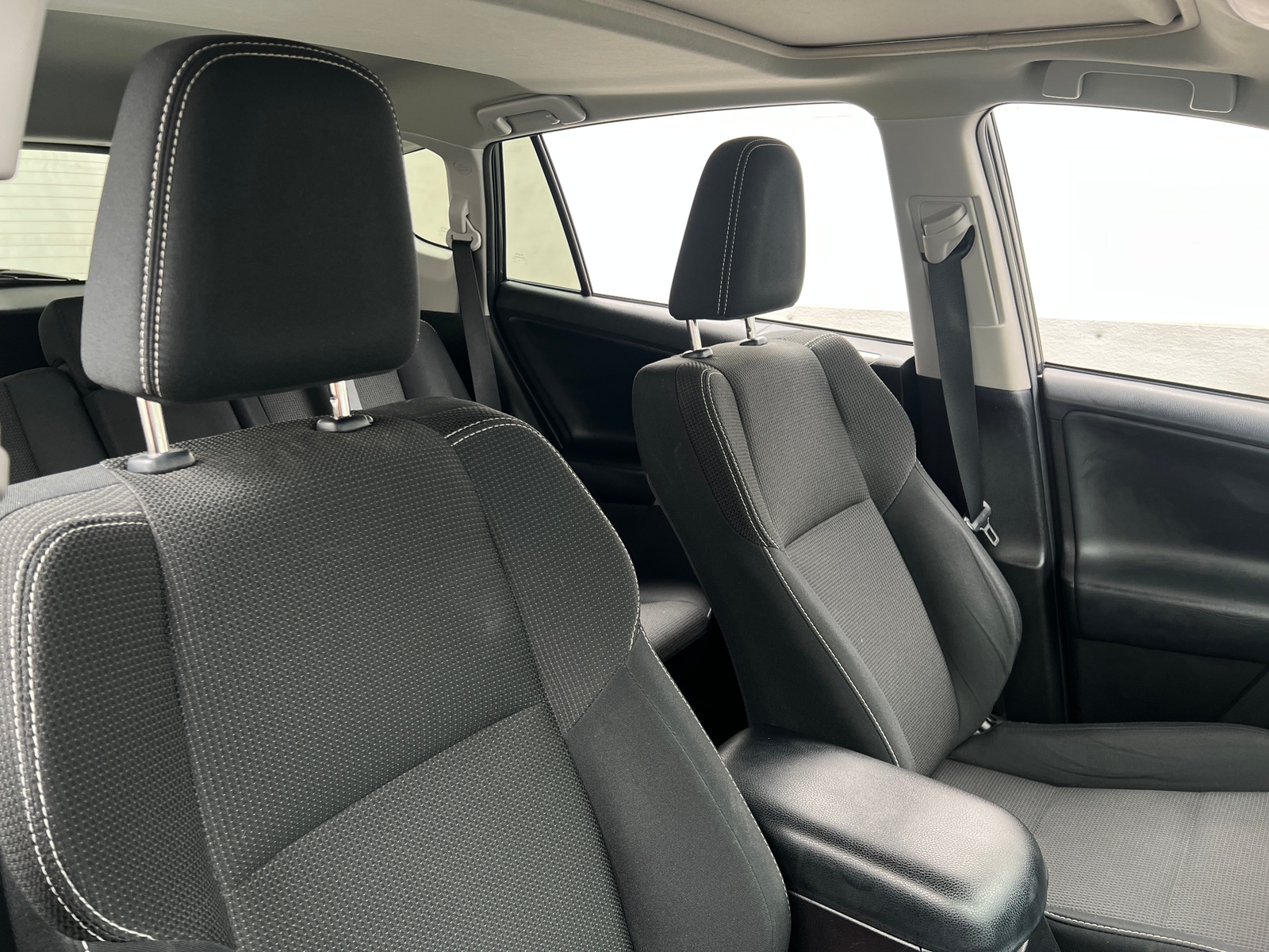 Thumbnail: 2018 Toyota RAV4 - 2