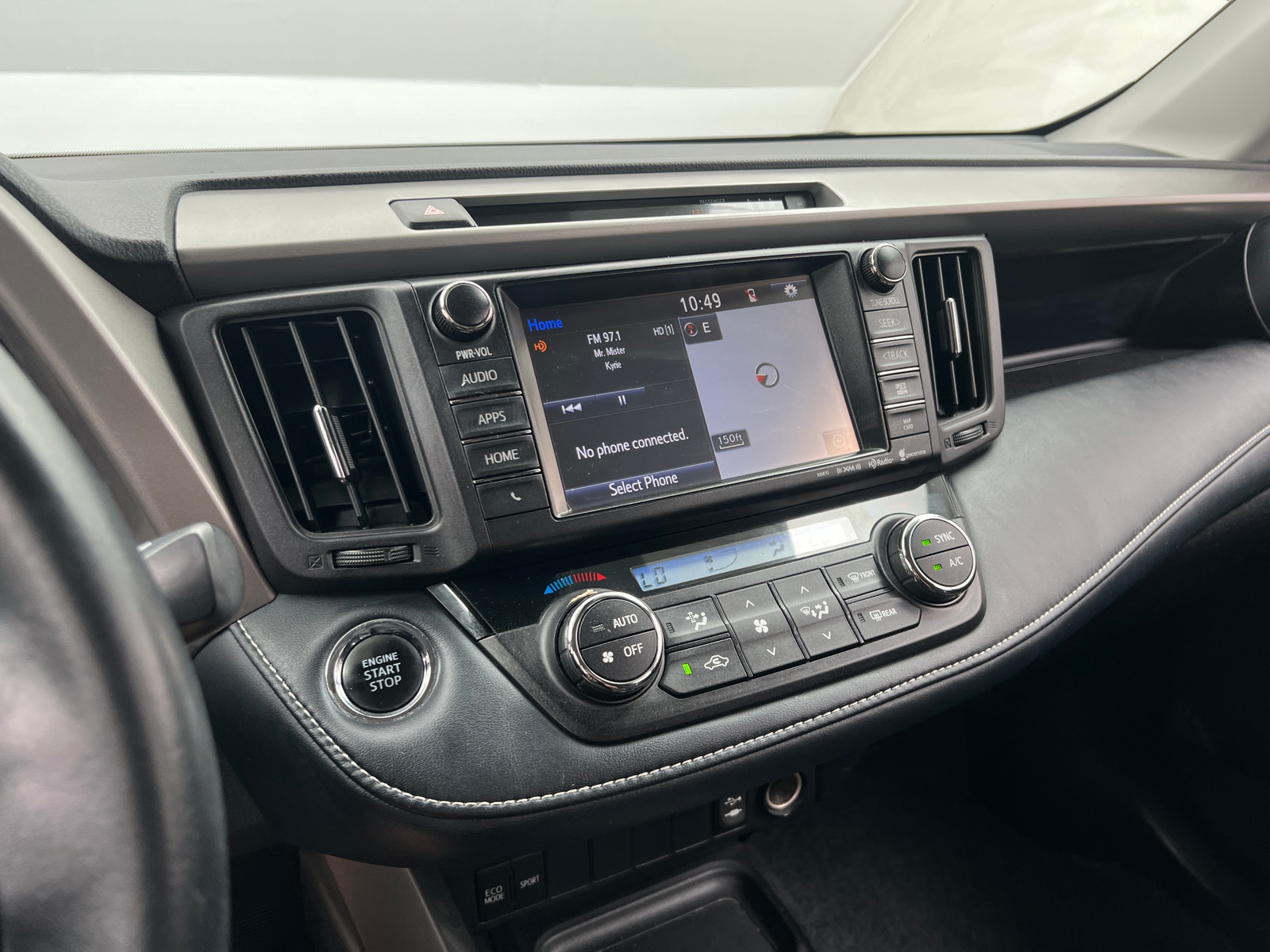 Thumbnail: 2018 Toyota RAV4 - 4