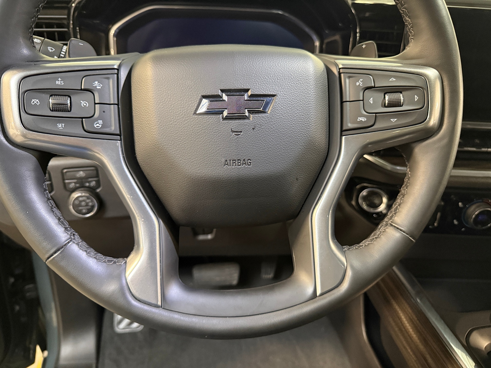 Thumbnail: 2025 Chevrolet Silverado 1500 - 5
