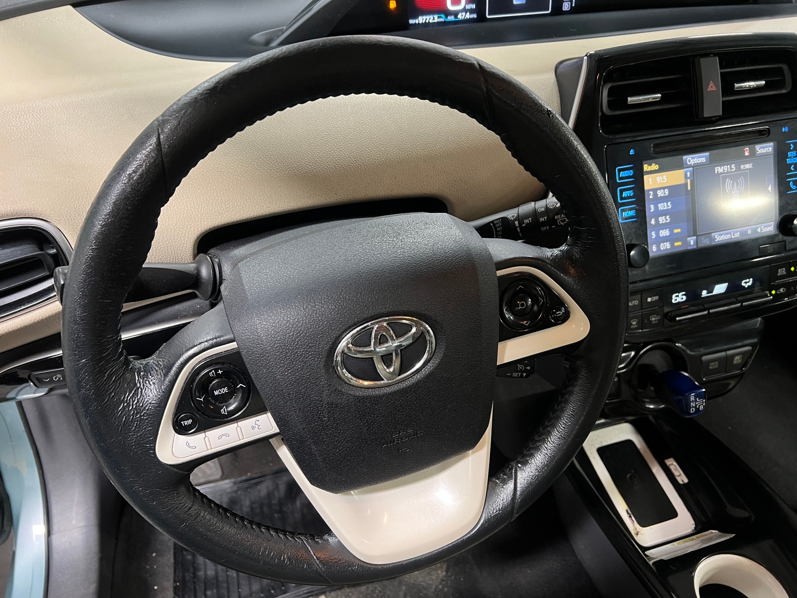 Thumbnail: 2016 Toyota Prius - 5