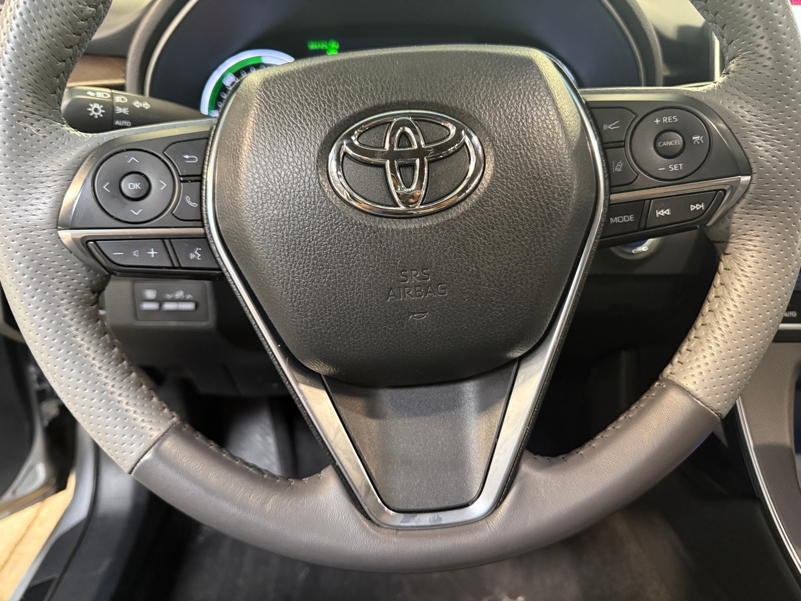Thumbnail: 2019 Toyota Avalon - 4