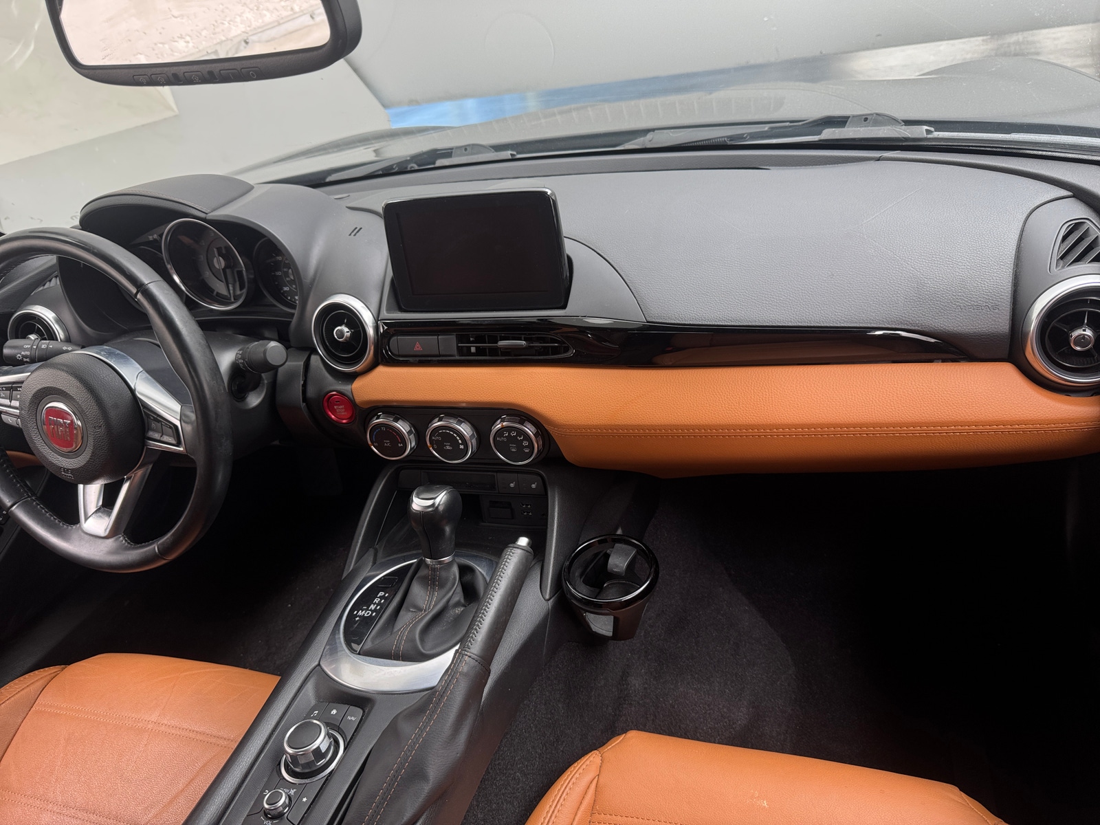 Thumbnail: 2017 Fiat 124 Spider - 2