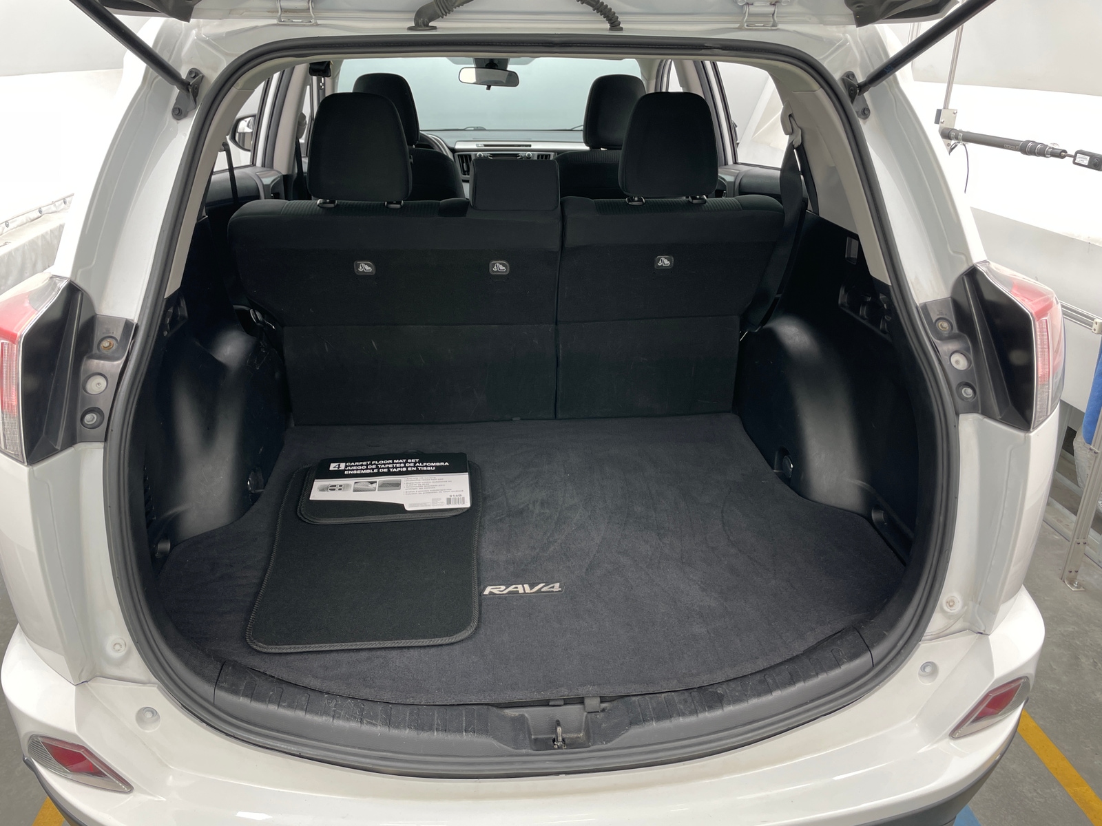 Thumbnail: 2018 Toyota RAV4 - 7