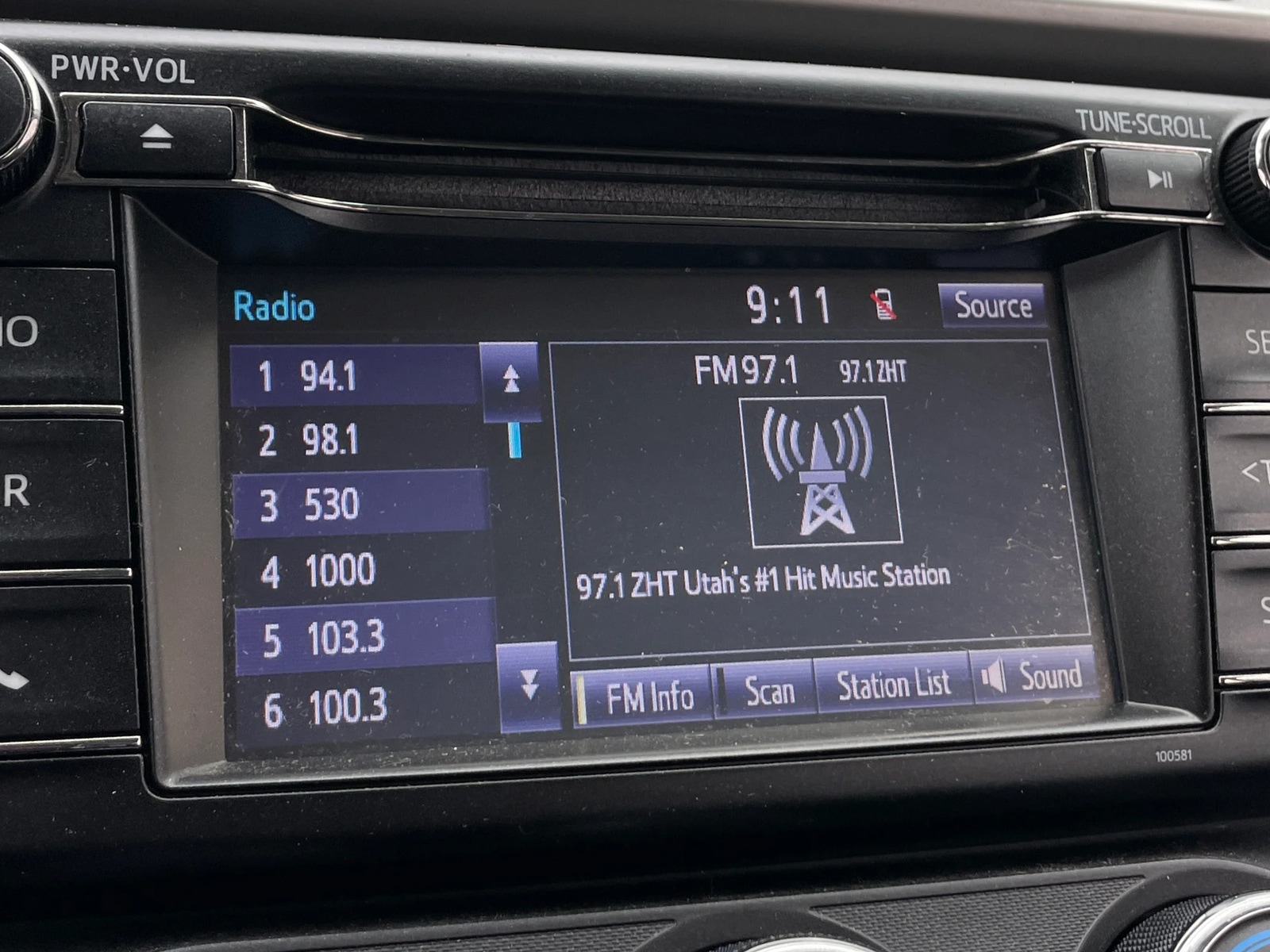 Thumbnail: 2018 Toyota RAV4 - 4