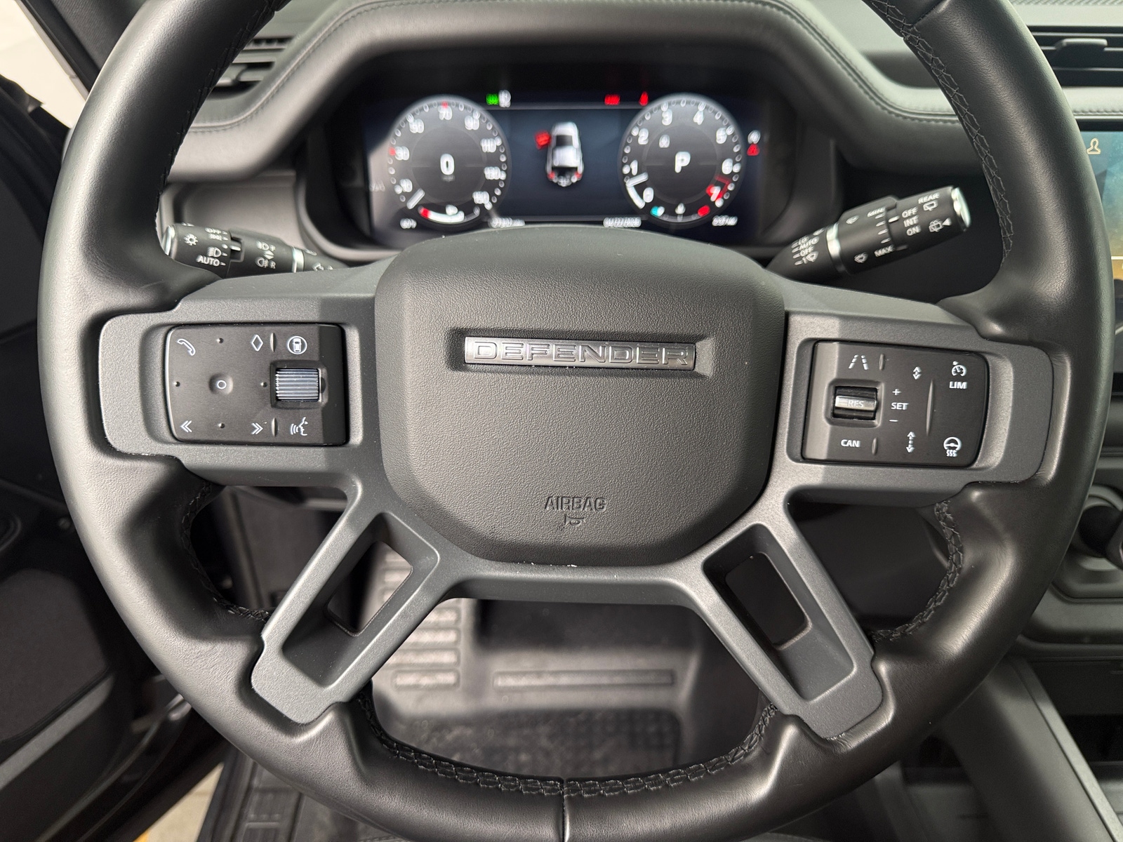Thumbnail: 2025 Land Rover Defender - 4