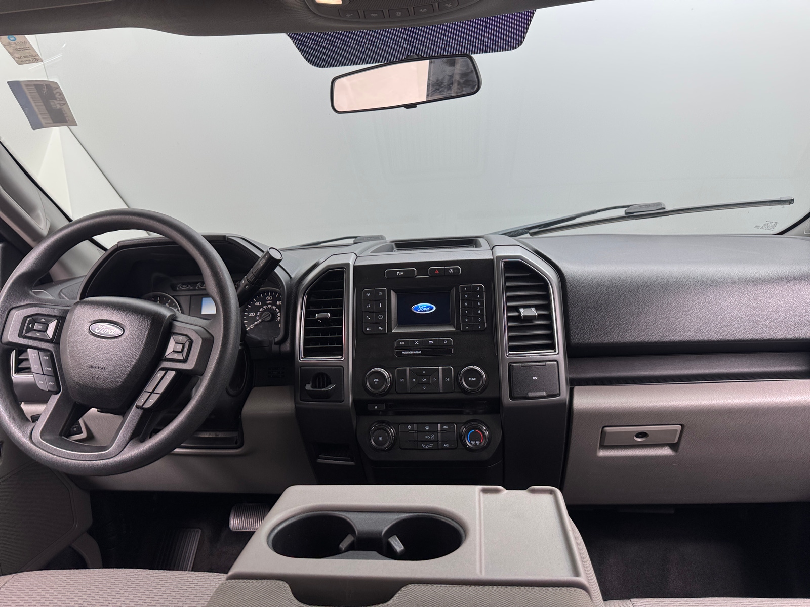 Thumbnail: 2018 Ford Econoline - 3