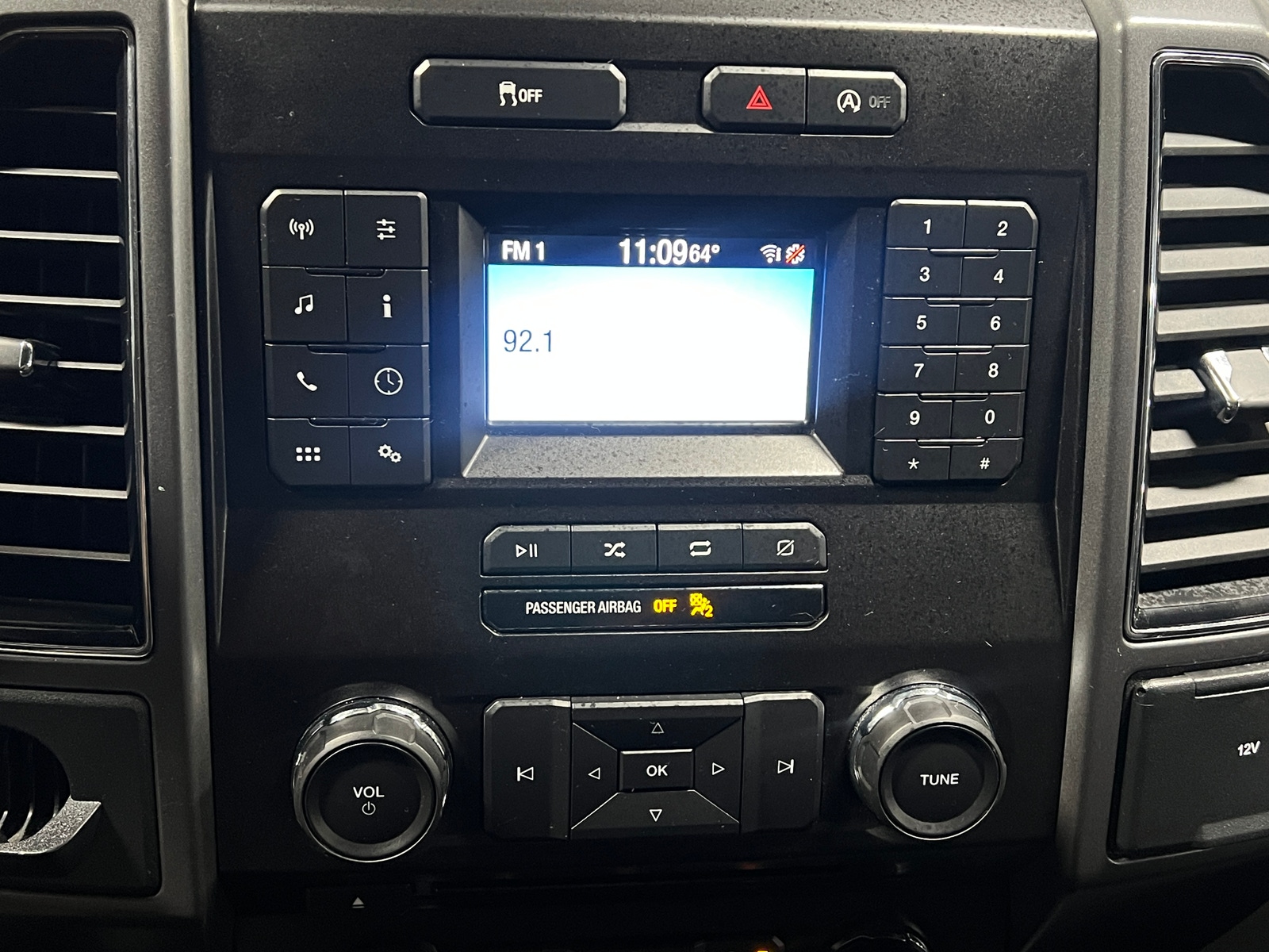 Thumbnail: 2018 Ford Econoline - 4