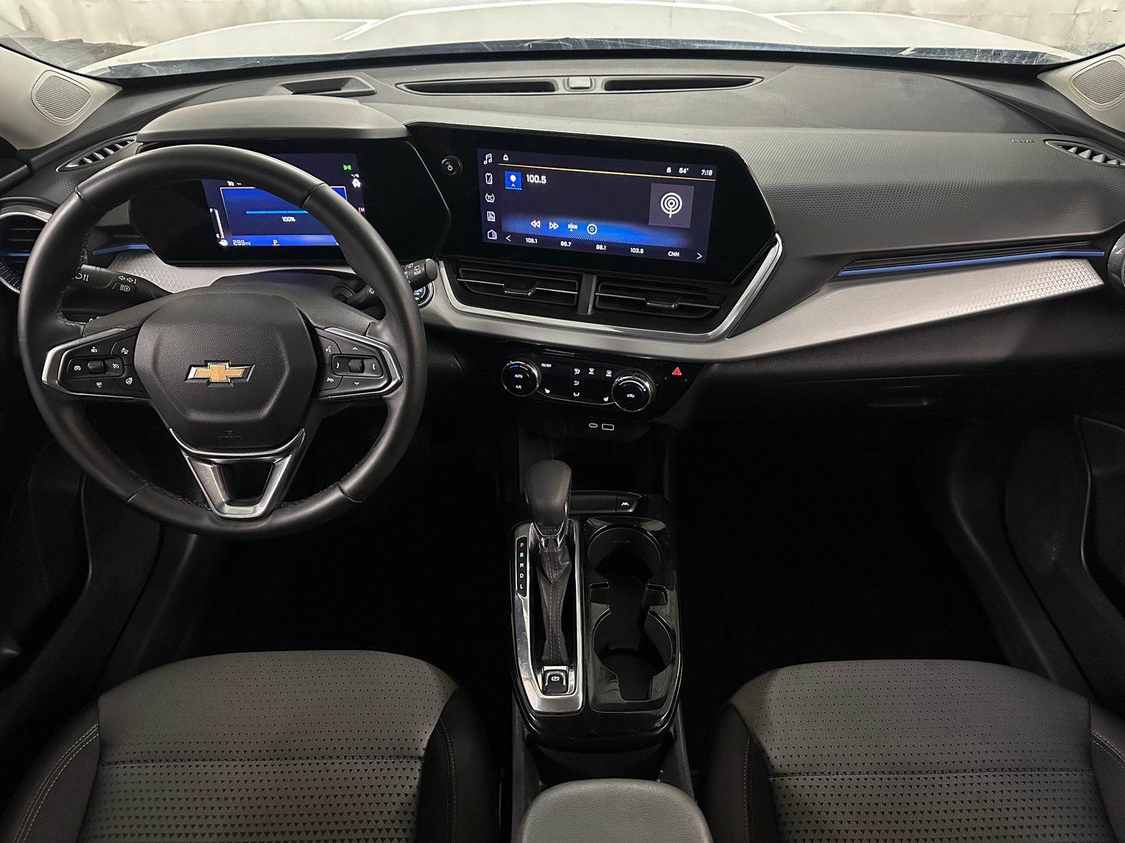 Thumbnail: 2025 Chevrolet Trax - 3