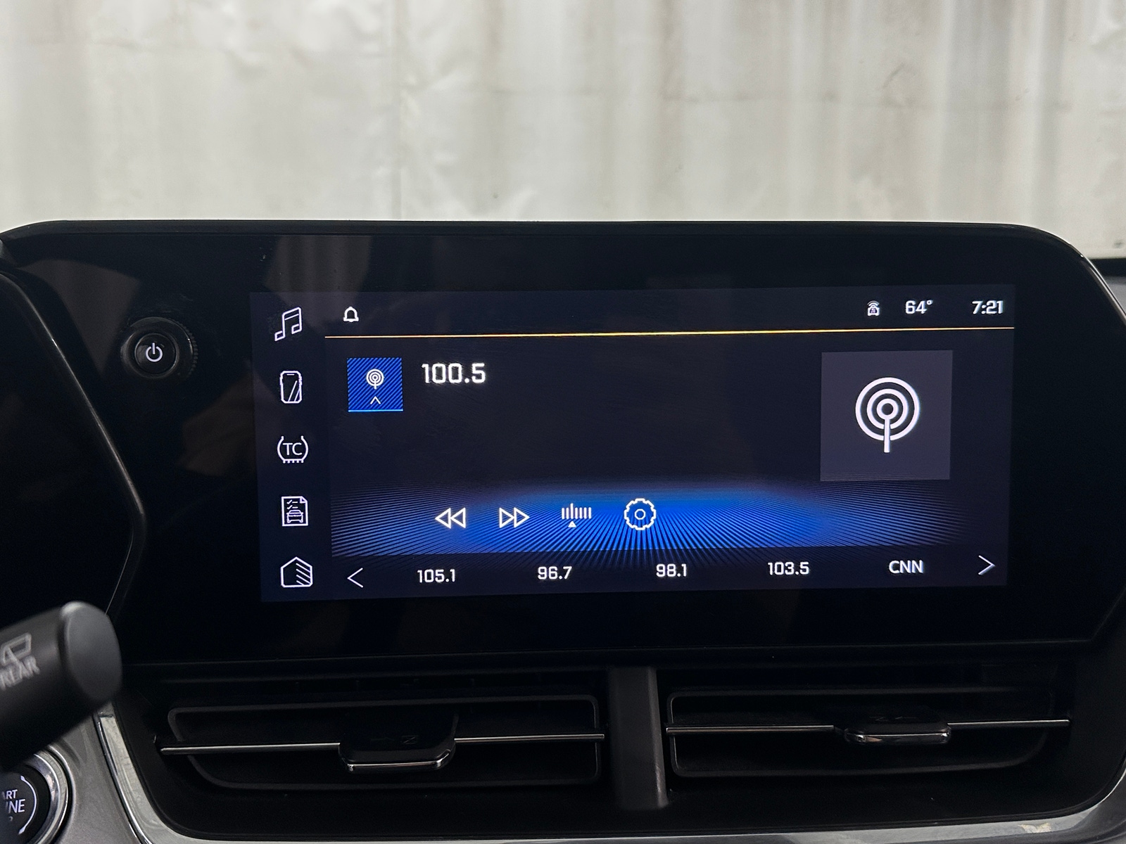 Thumbnail: 2025 Chevrolet Trax - 4