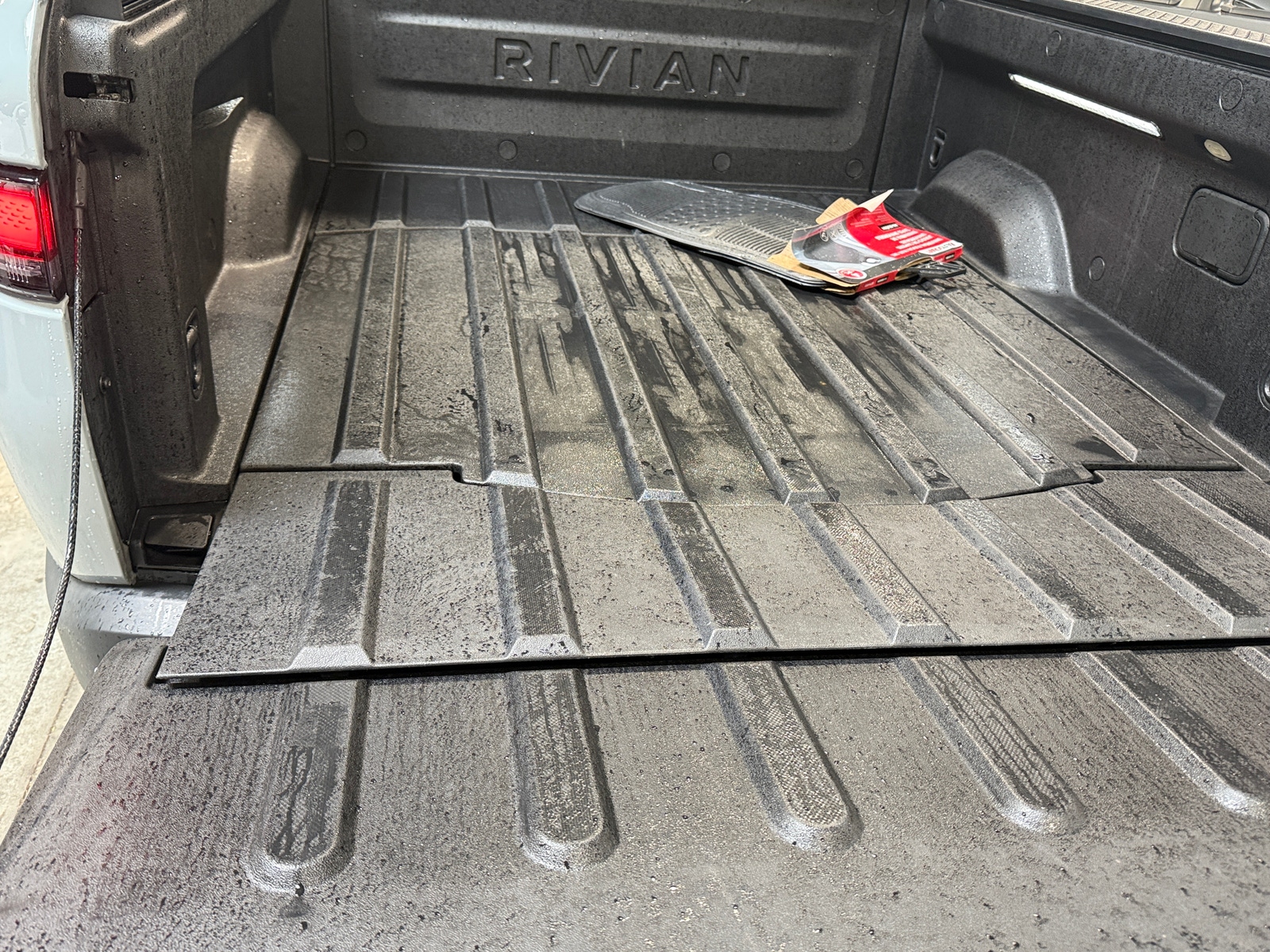 Thumbnail: 2022 Rivian R1T - 6