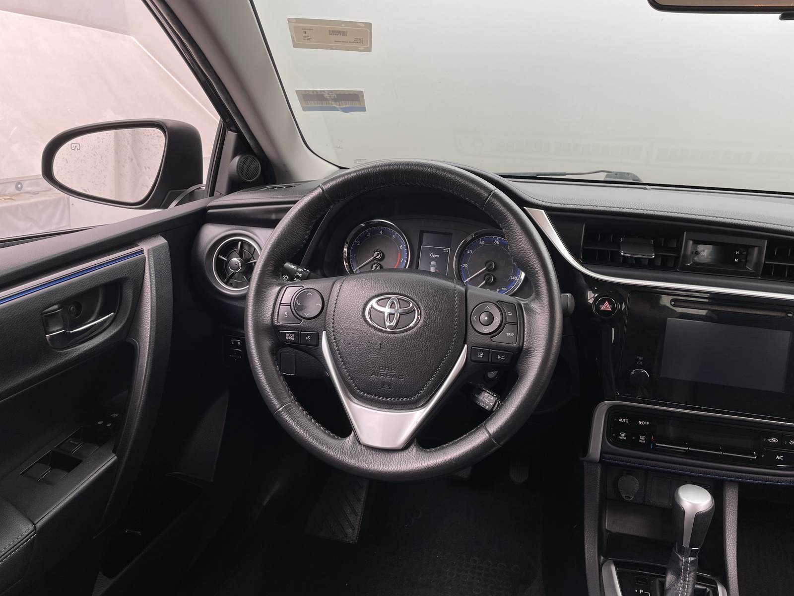 Thumbnail: 2018 Toyota Corolla - 5