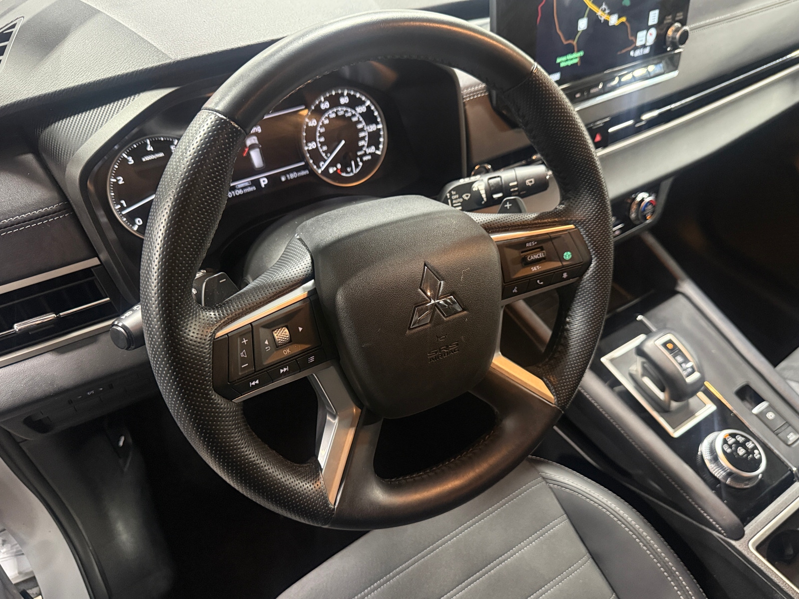 Thumbnail: 2024 Mitsubishi Outlander - 4