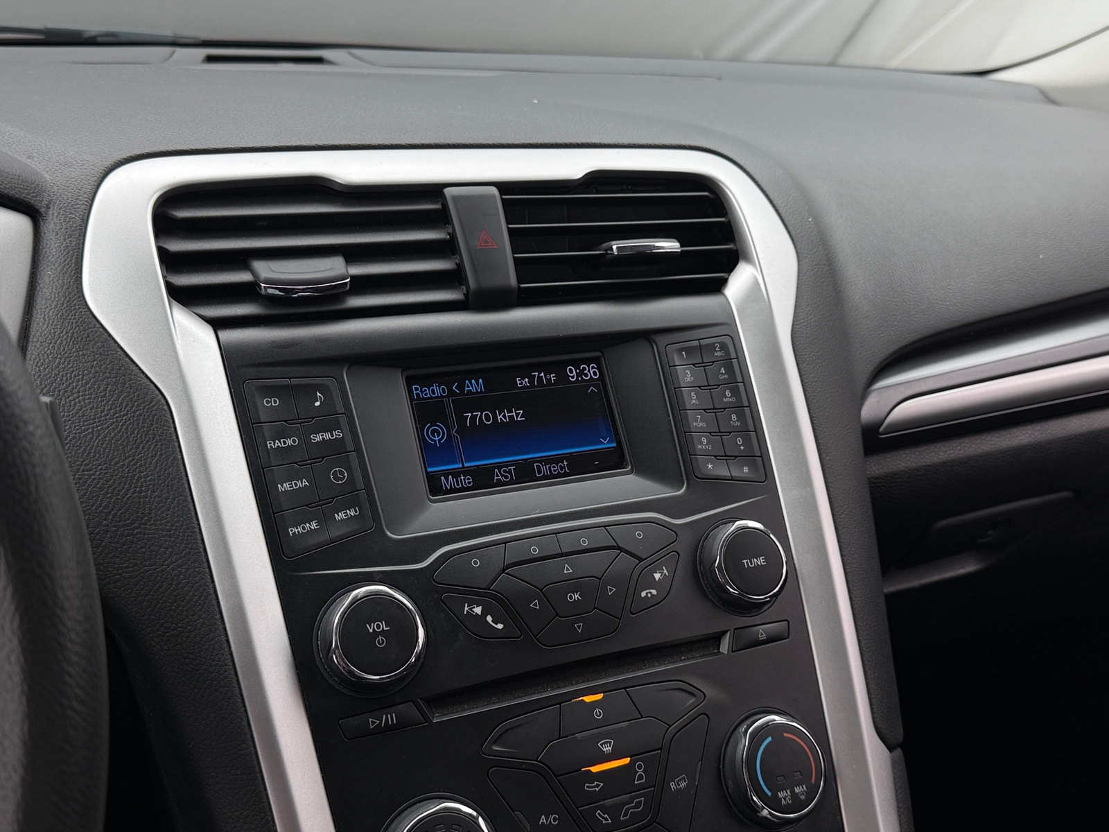 Thumbnail: 2013 Ford Fusion - 4