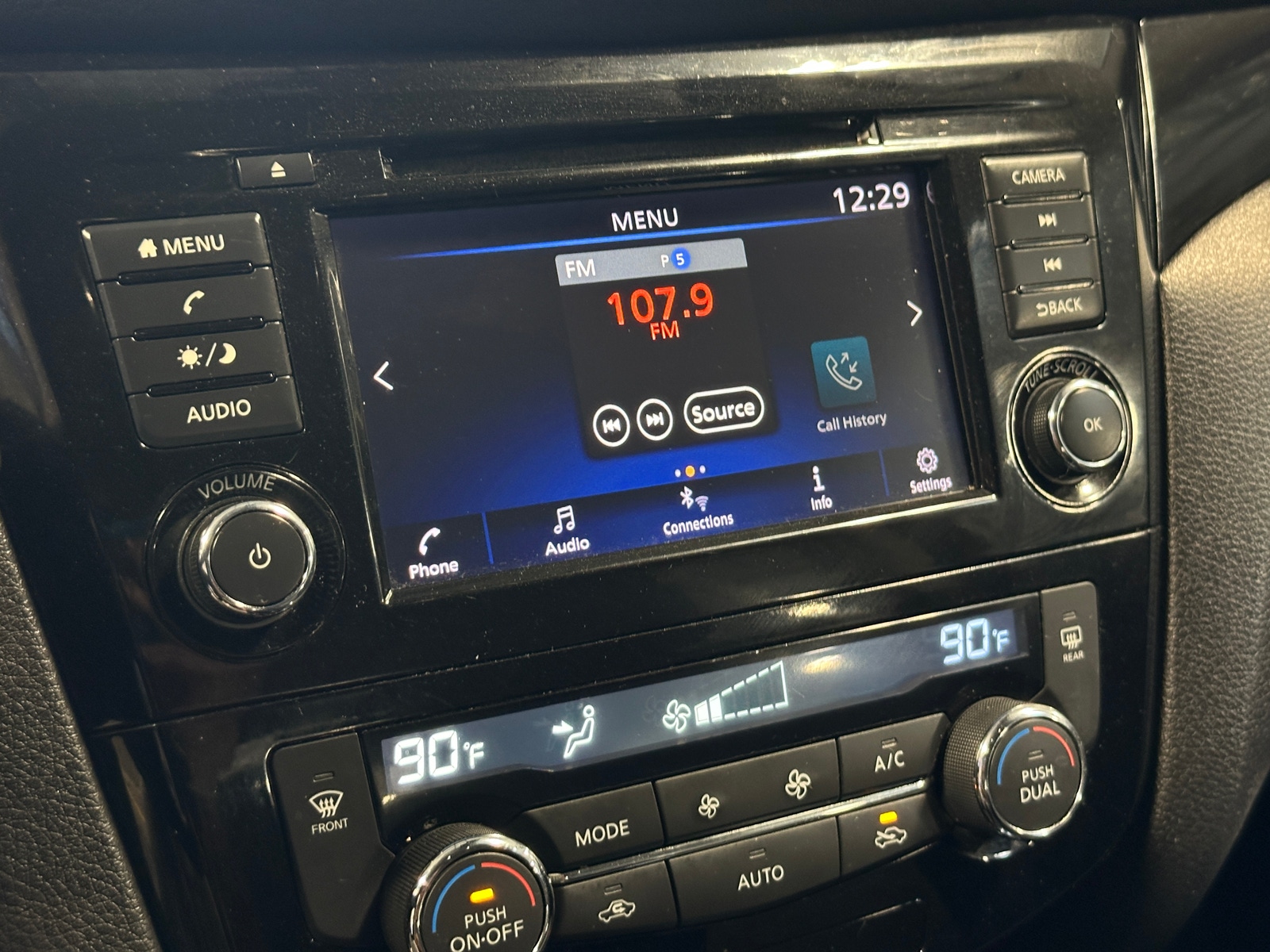 Thumbnail: 2022 Nissan Rogue Sport - 4