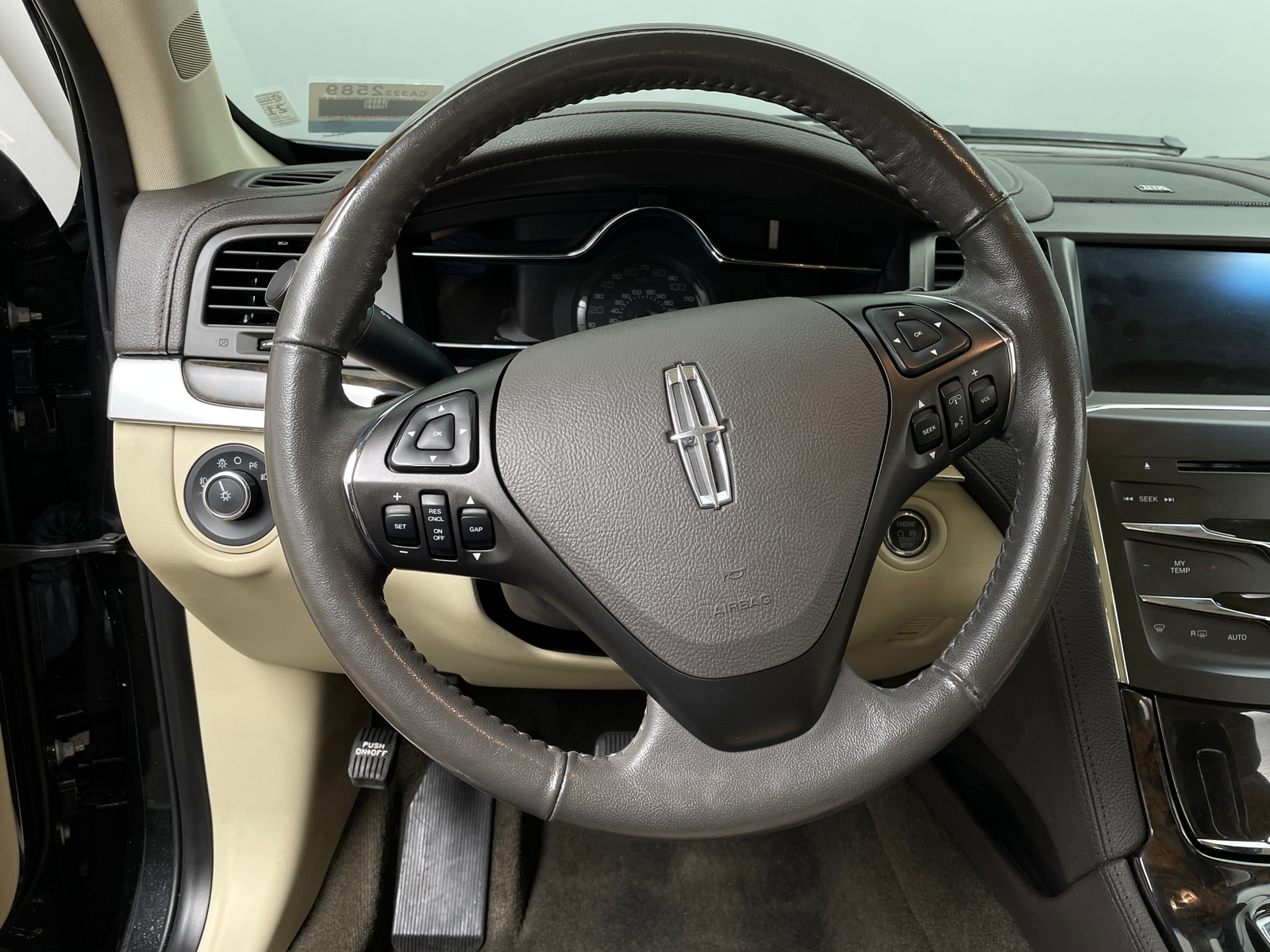 Thumbnail: 2013 Lincoln MKS - 4