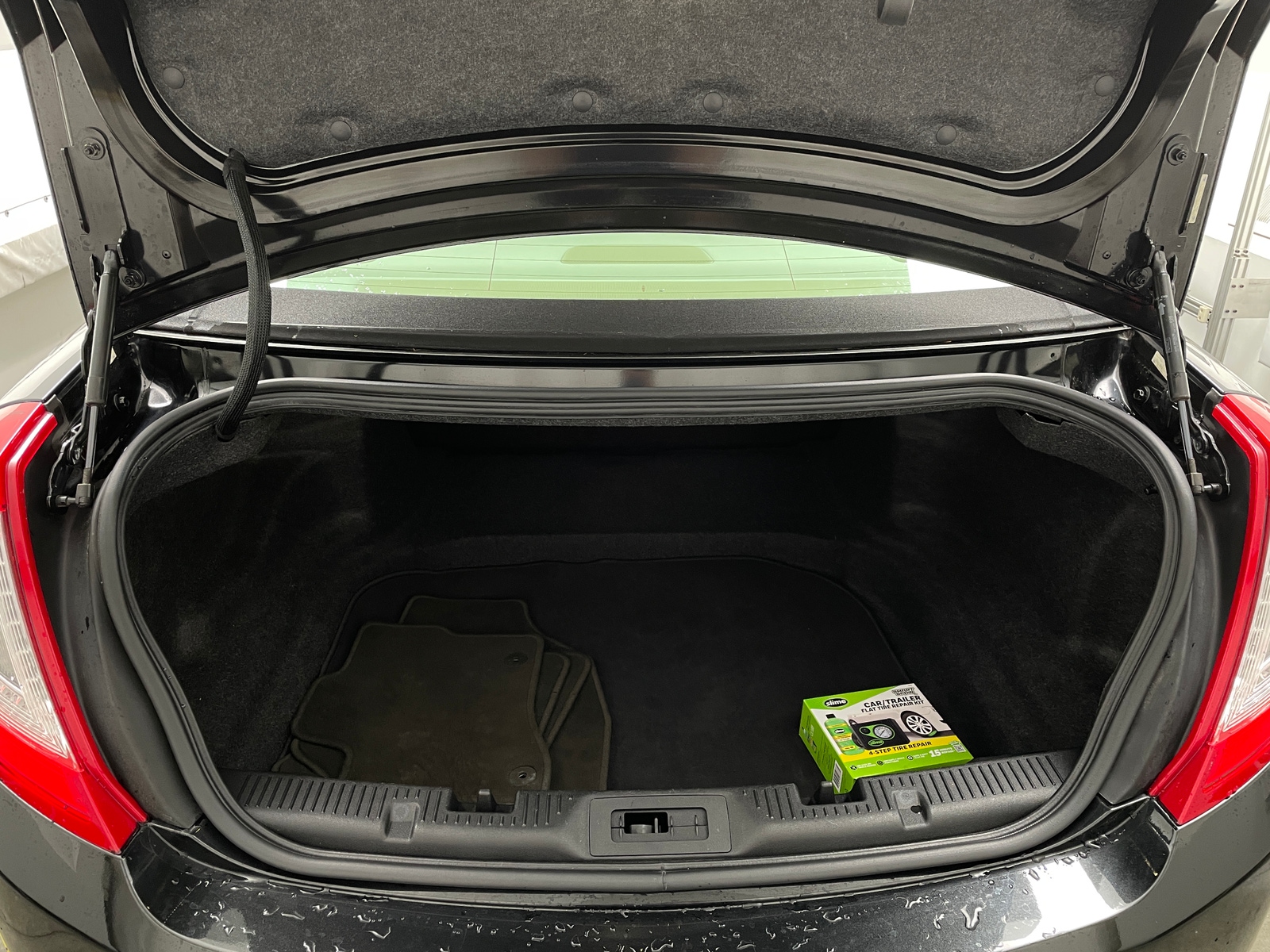 Thumbnail: 2013 Lincoln MKS - 6