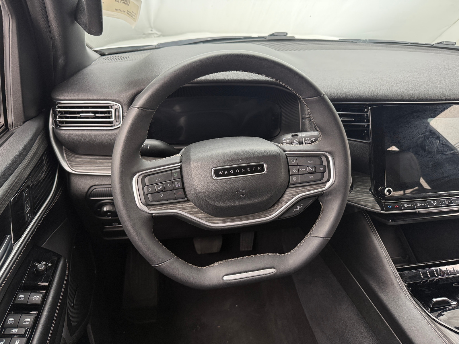 Thumbnail: 2024 Jeep Wagoneer - 4