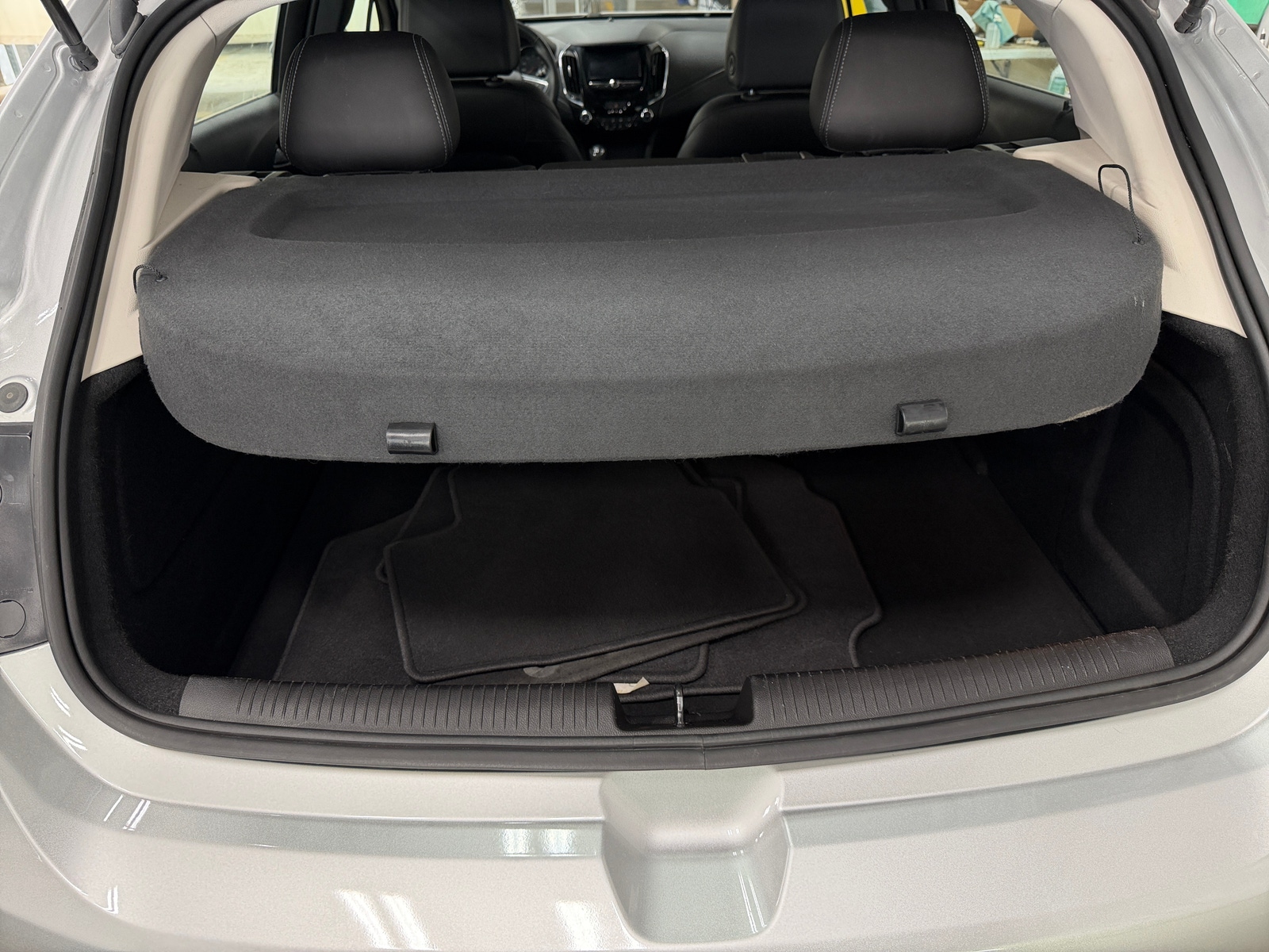 Thumbnail: 2017 Chevrolet Cruze - 6