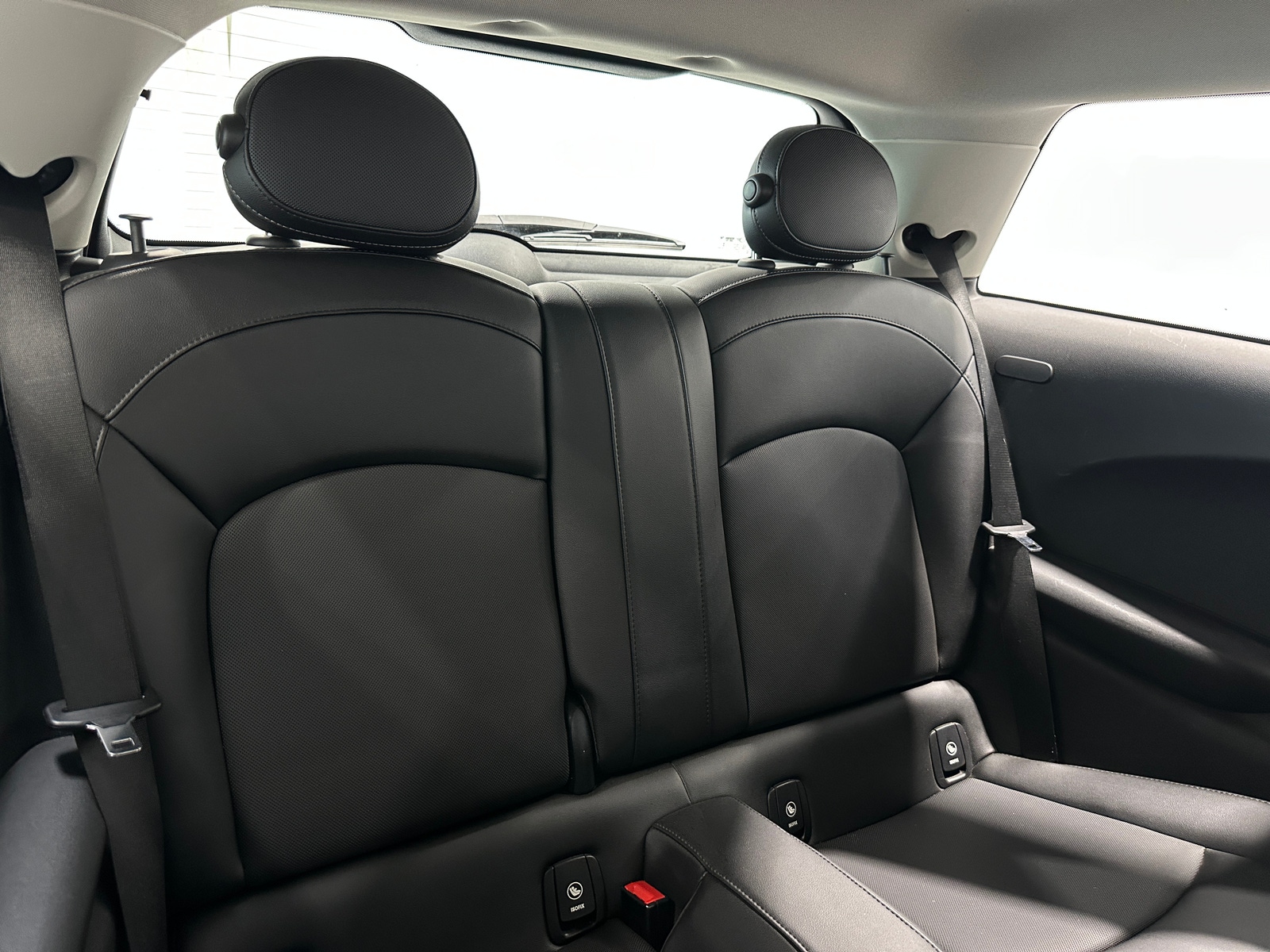 Thumbnail: 2015 MINI Cooper Hardtop - 5