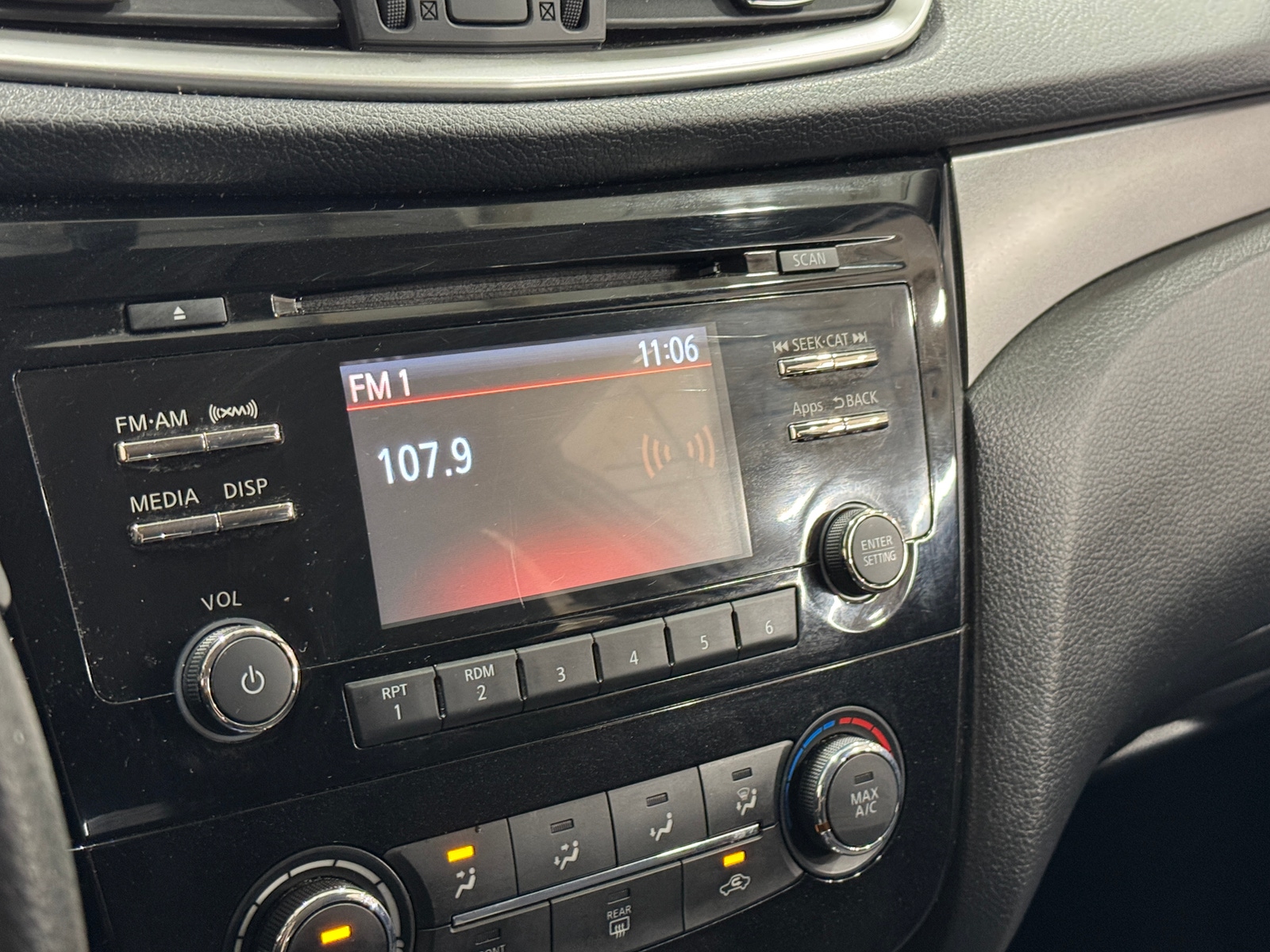 Thumbnail: 2015 Nissan Rogue - 4