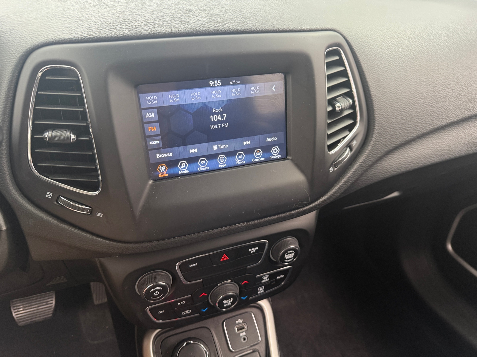 Thumbnail: 2018 Jeep Compass - 3