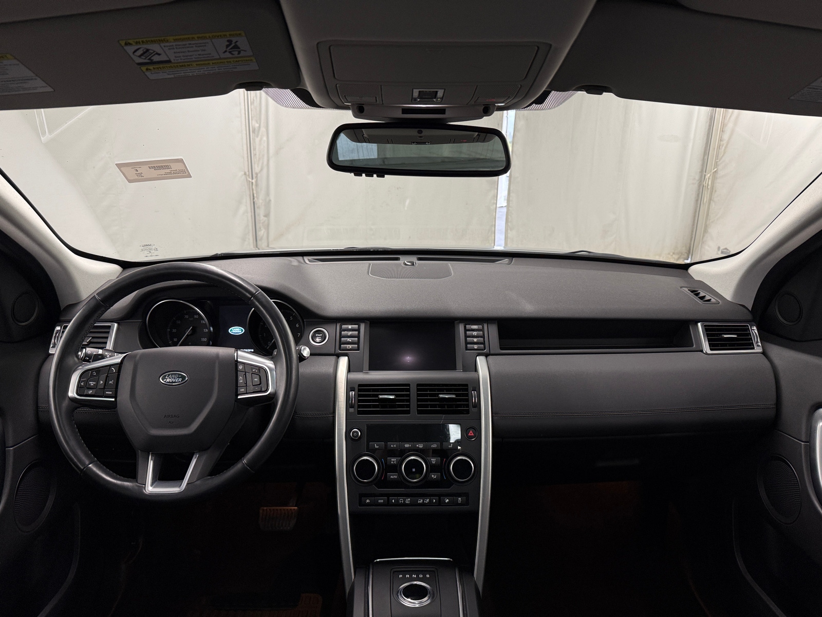 Thumbnail: 2017 Land Rover Discovery Sport - 2