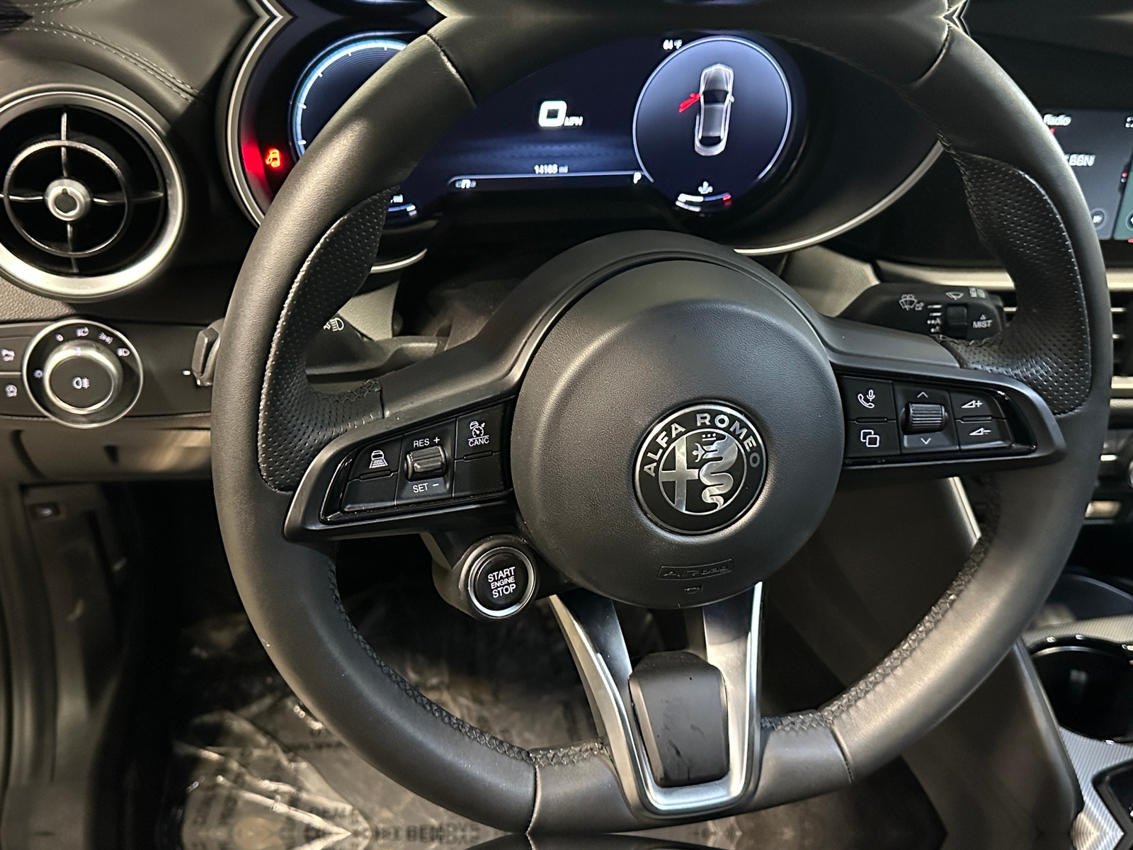 Thumbnail: 2024 Alfa Romeo Giulia - 4