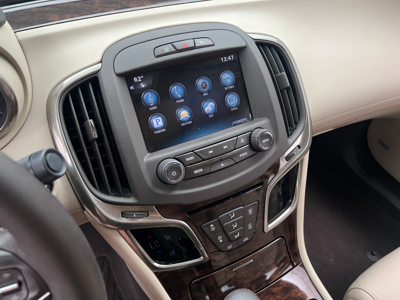 Thumbnail: 2015 Buick LaCrosse - 3