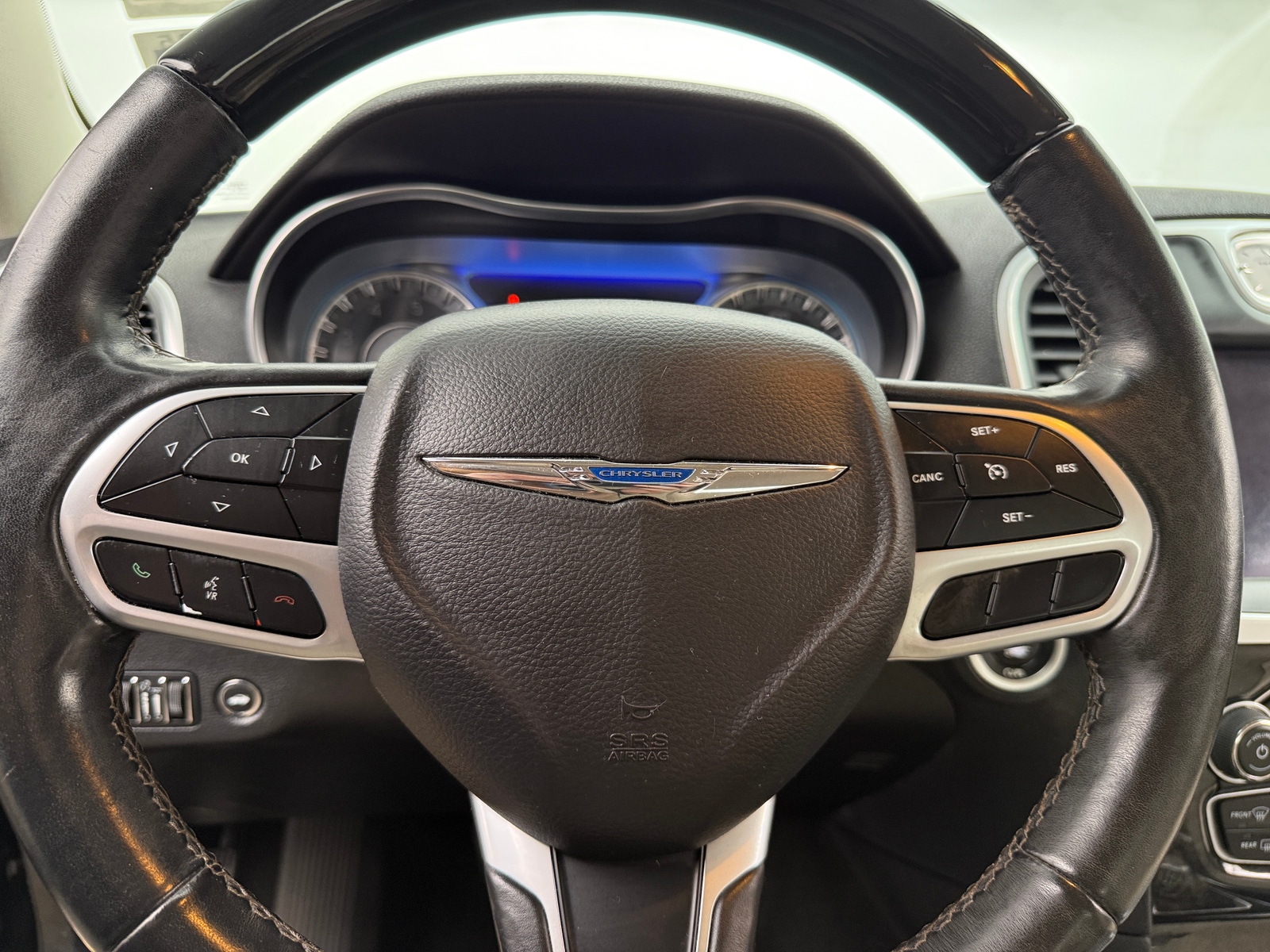 Thumbnail: 2019 Chrysler 300 - 4