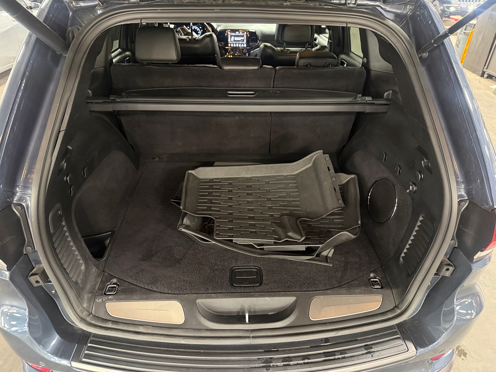 Thumbnail: 2021 Jeep Grand Cherokee - 6